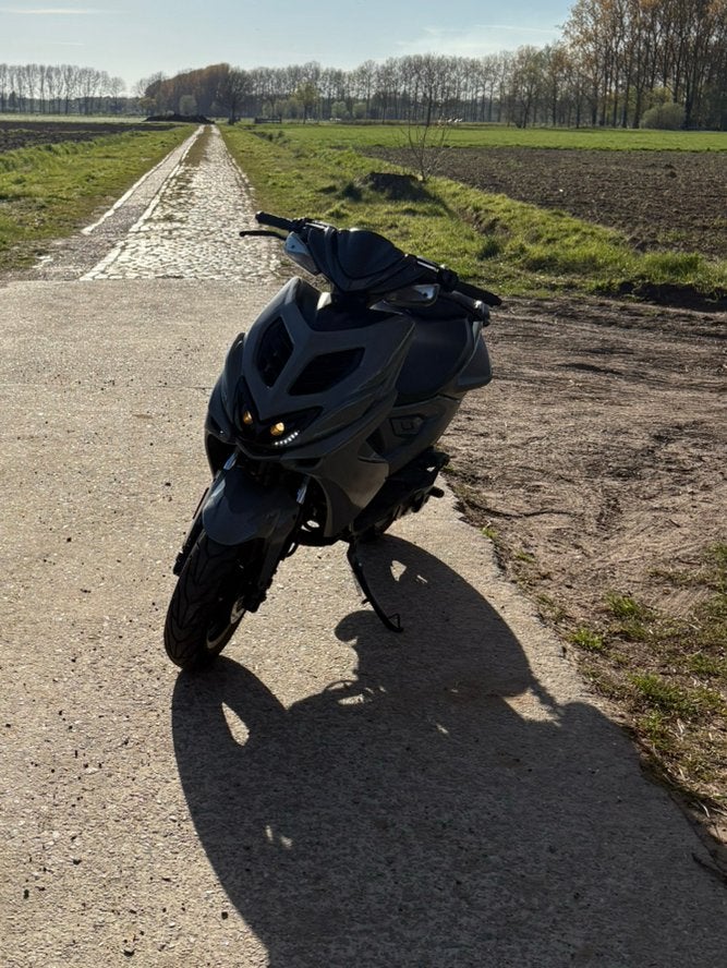 70cc aerox R (prijs bespreekbaar)(BE, Fietsen en Brommers, Scooters | Yamaha, Ophalen, Zo goed als nieuw, Tweetakt, Aerox