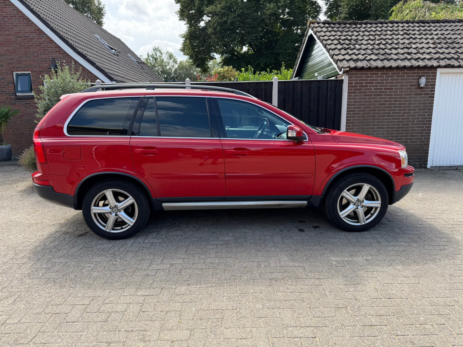 Volvo XC90 3.2 Geartronic 7-SEATER 2007 Rood, Auto's, Volvo, 238 pk, 7 stoelen, Vierwielaandrijving, 129 €/maand
