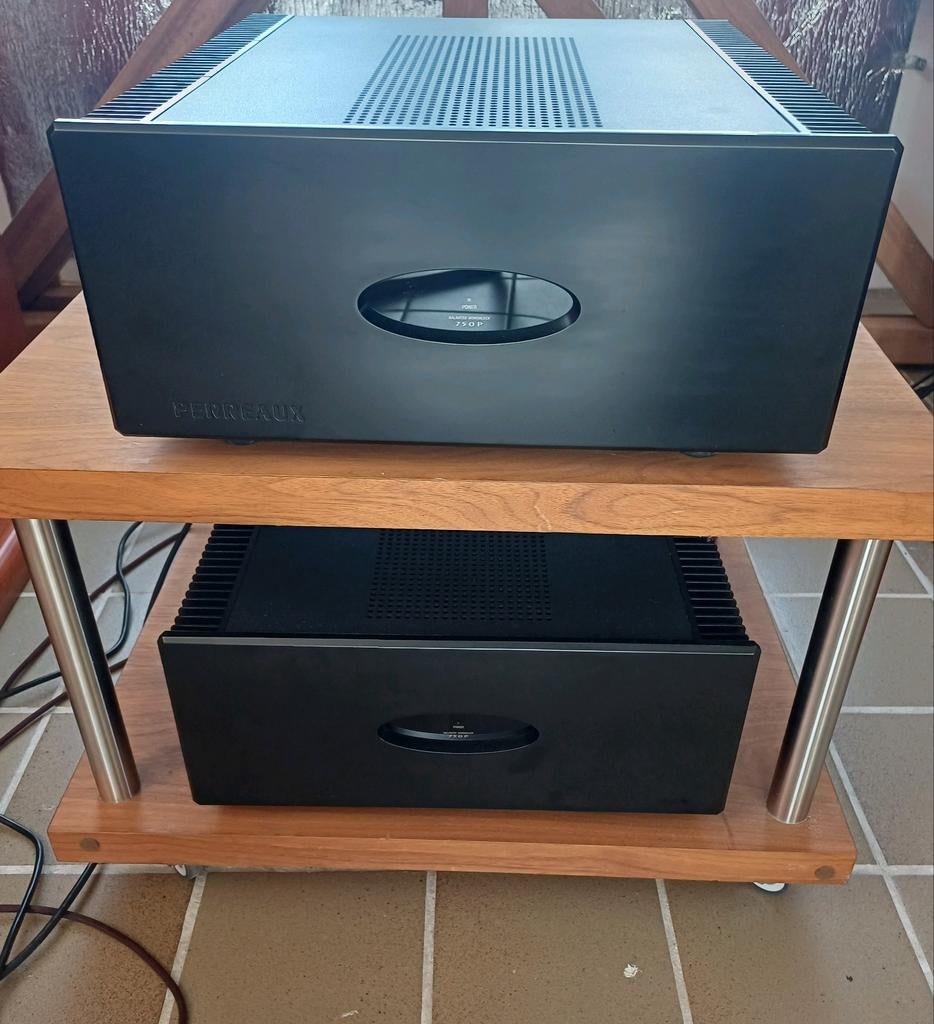 Perreaux Prisma 750 monoblokken eindversterkers, Ophalen, Zo goed als nieuw, 120 watt of meer, Overige merken