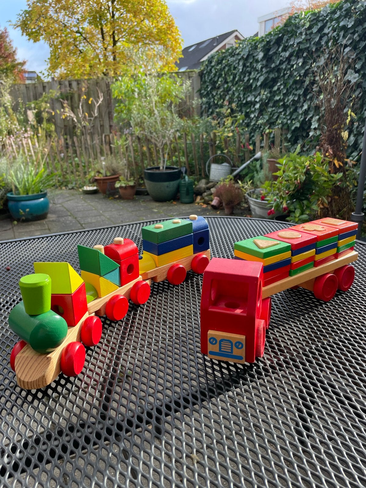Houten trein en vrachtwagen met blokken, Ophalen of Verzenden, Gebruikt, Duw- of Trekspeelgoed