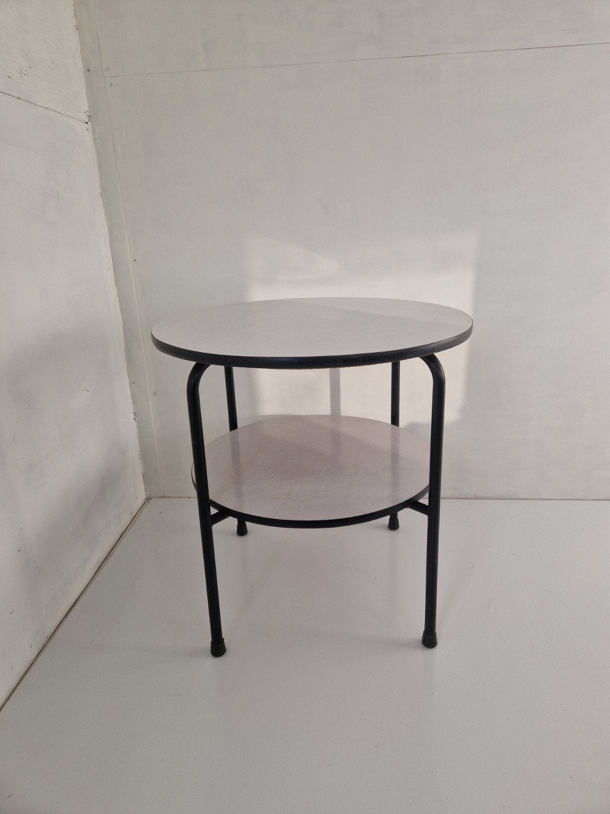 Thonet mr517/1 mies van der rohe bijzettafel, Ophalen of Verzenden