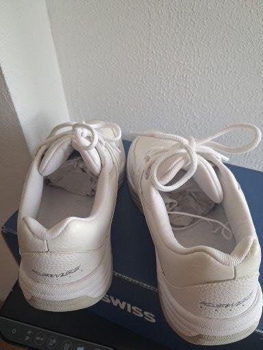 indoor tennisschoen,wit   maat 7, of 41, Sport en Fitness, Tennis, Ophalen, Schoenen, Zo goed als nieuw, K-Swiss