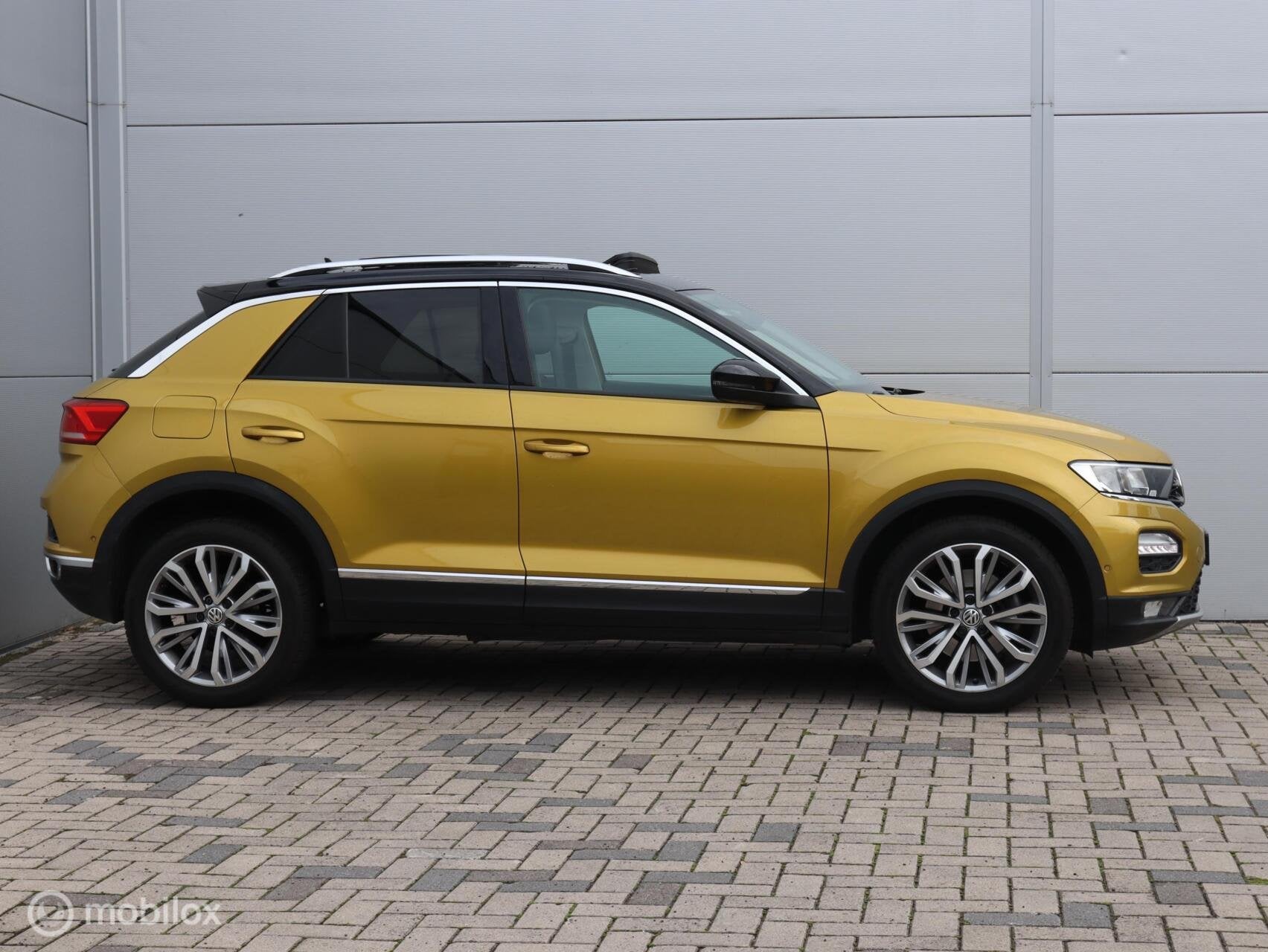 Volkswagen T-Roc 1.0 TSI Trekhaak ACC Parkeersensoren, Auto's, Voorwielaandrijving, Gebruikt, Euro 6, 116 pk