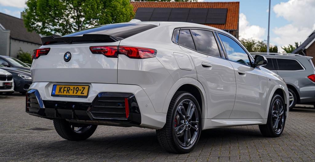 BMW X2 SDrive20i |M-pakket | BMW LED | Elektrische verstelba, X2, 156 pk, Wit, Bedrijf