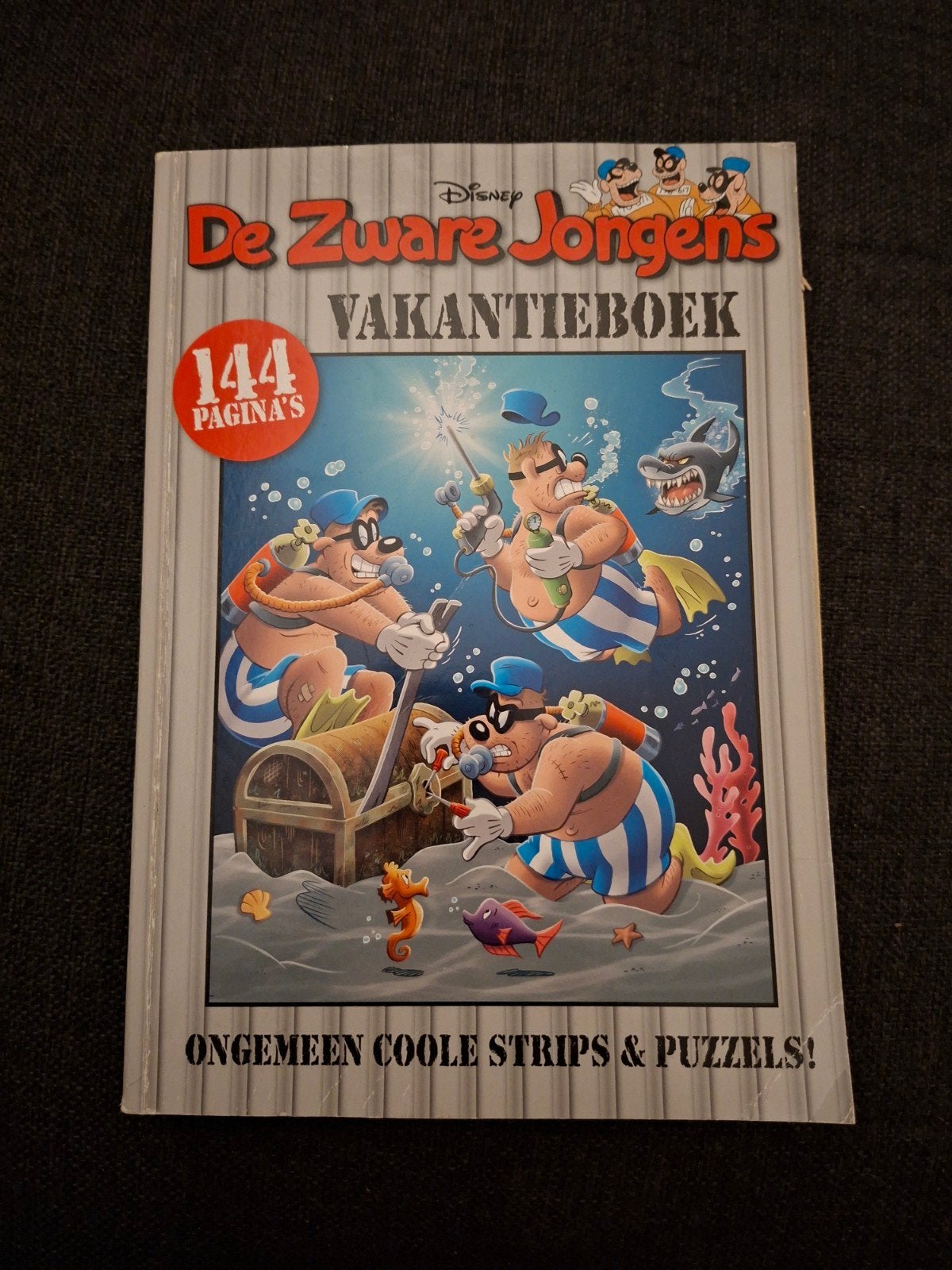 Disney De Zware Jongens Vakantieboek - Sanoma, Eén stripboek, Ophalen of Verzenden, Zo goed als nieuw, Disney