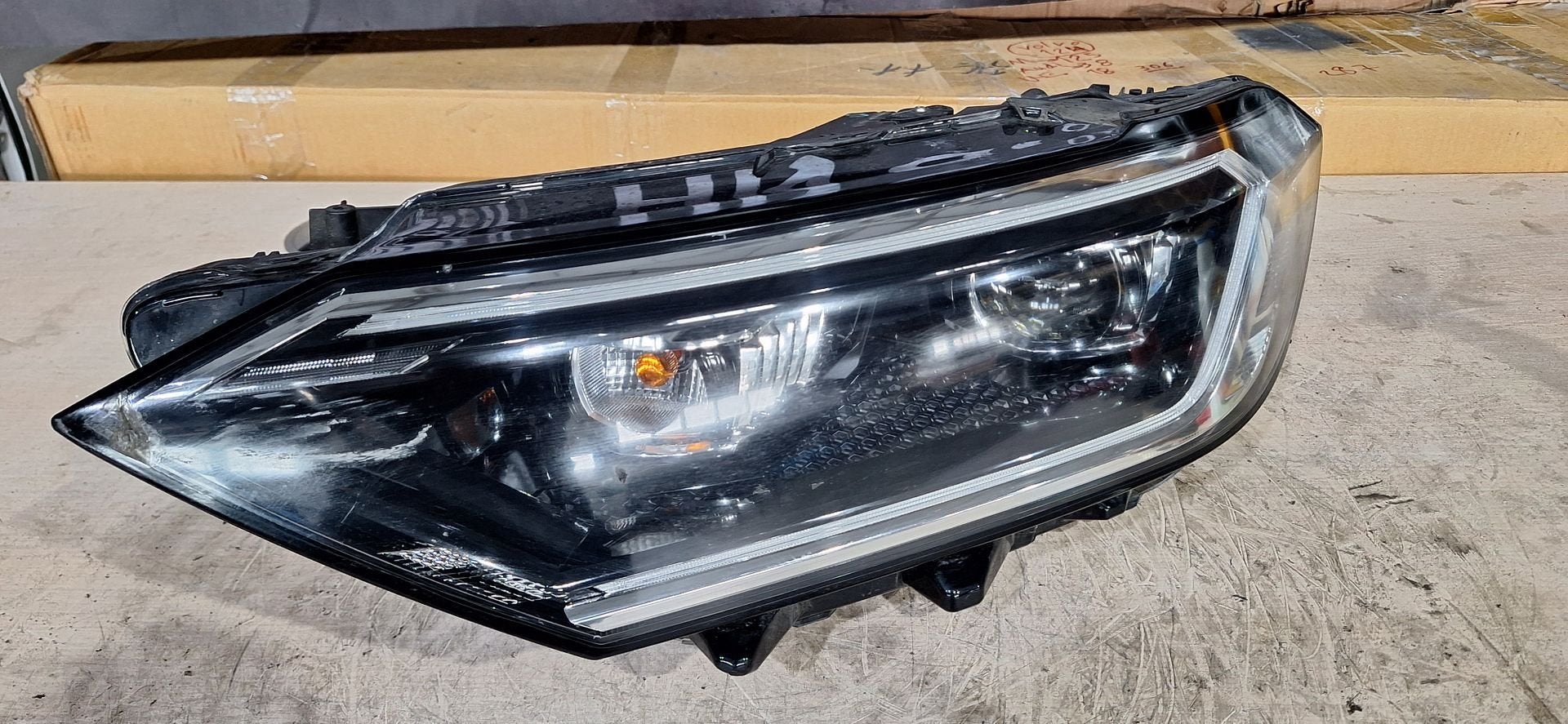 Volkswagen Jetta Koplamp, Gebruikt, -, Volkswagen, -