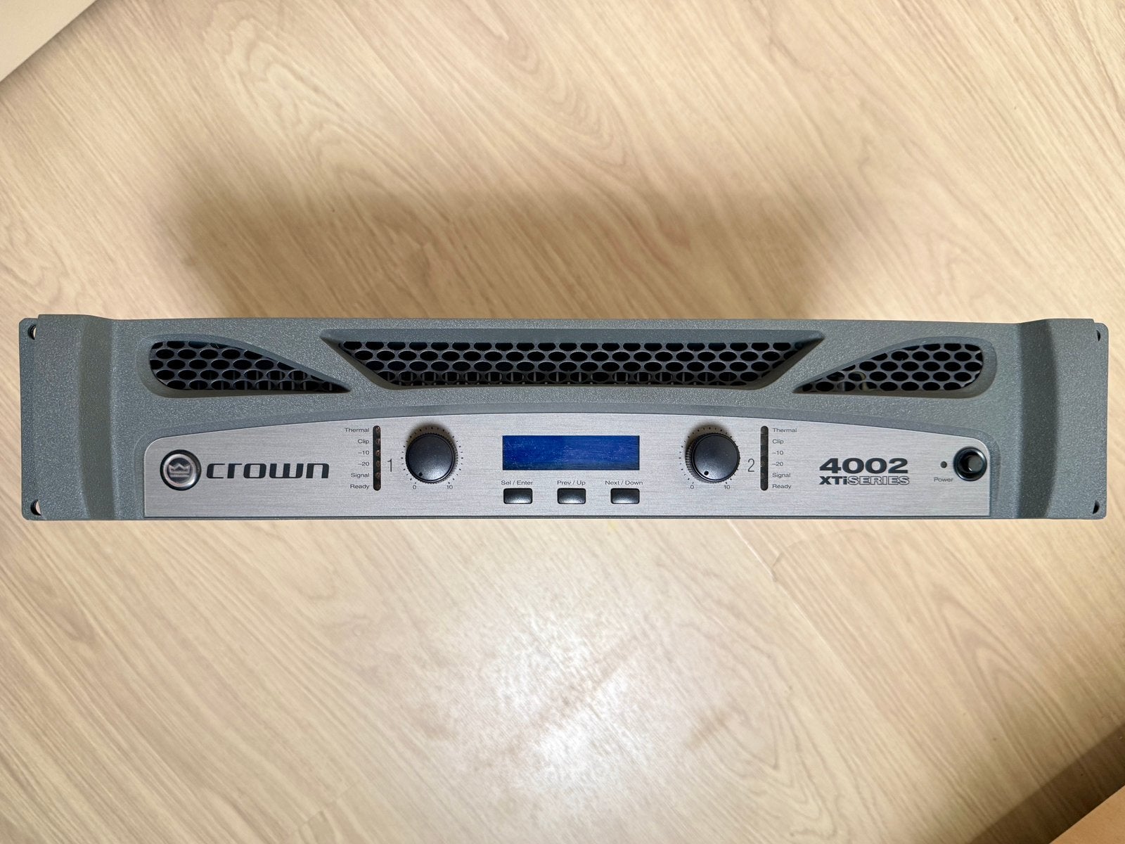 Crown XTI 4002 versterker, Ophalen of Verzenden, Zo goed als nieuw