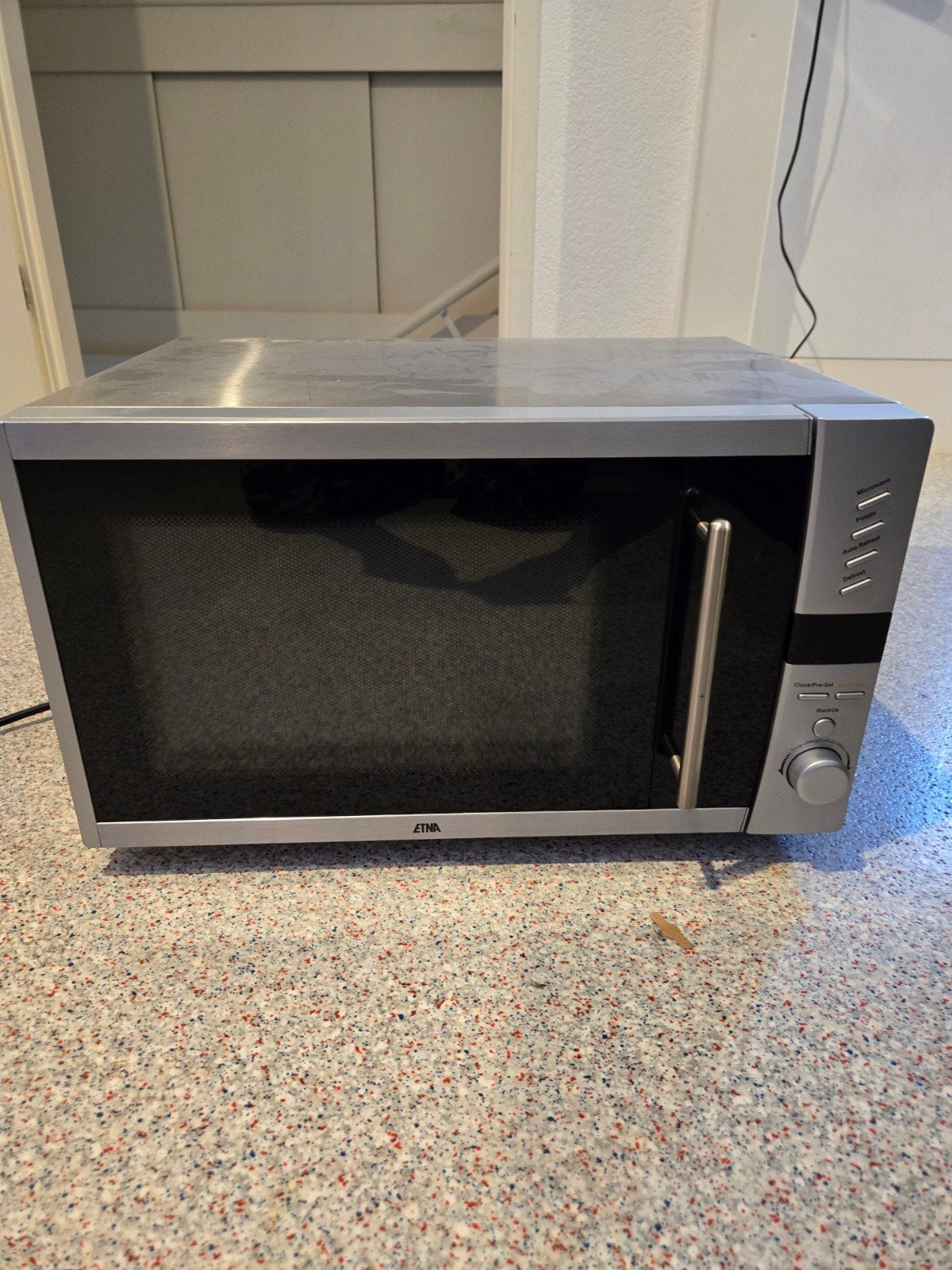 ETNA ESM133RVS Magnetron - Zo goed als nieuw, Witgoed en Apparatuur, Grill, Ophalen of Verzenden, Draaiplateau, Vrijstaand