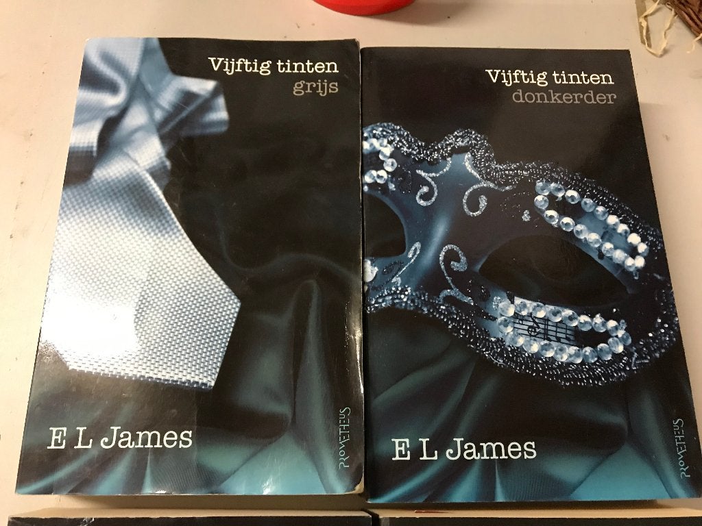 Vijftig Tinten Grijs Donkerder Vrij en Grey door E L James, Boeken, Ophalen of Verzenden, Gelezen, E L James, Wereld overig