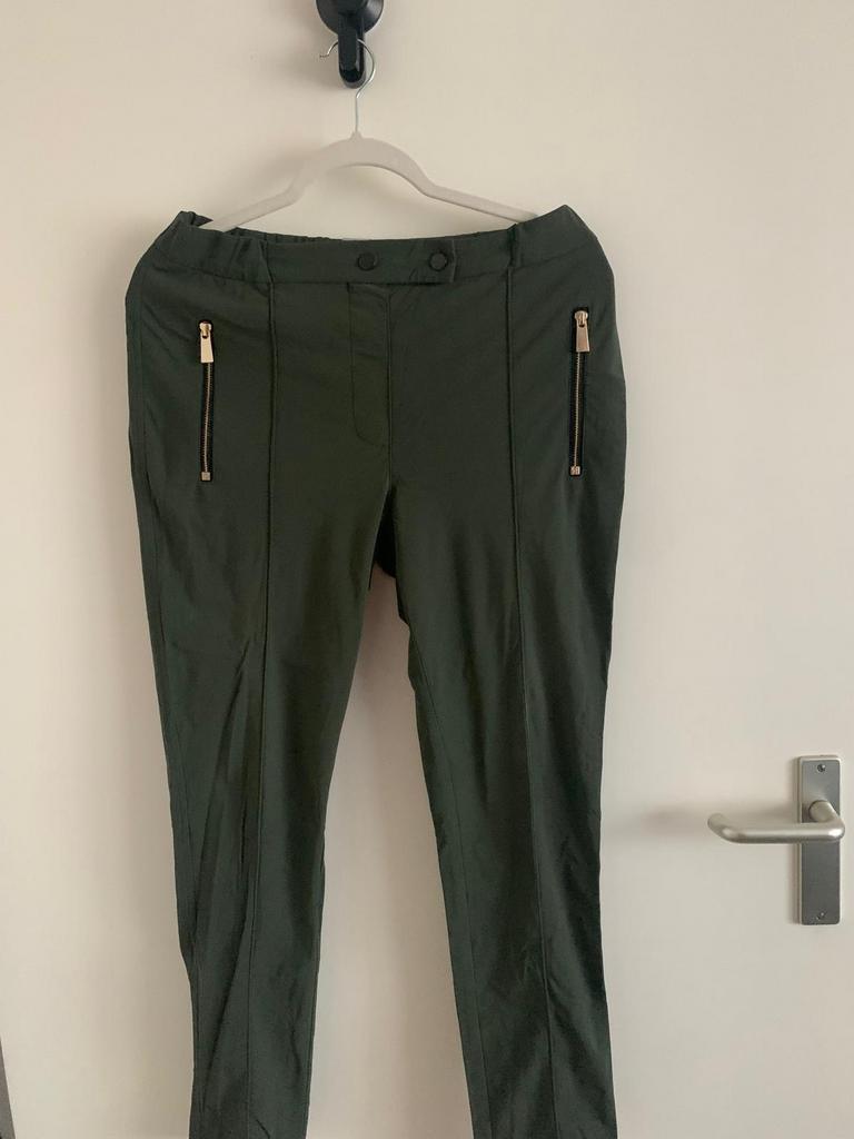 Broek met blouse Jane Lushka maat M, Maat 38/40 (M), Kostuum of Pak, Ophalen of Verzenden, Zo goed als nieuw
