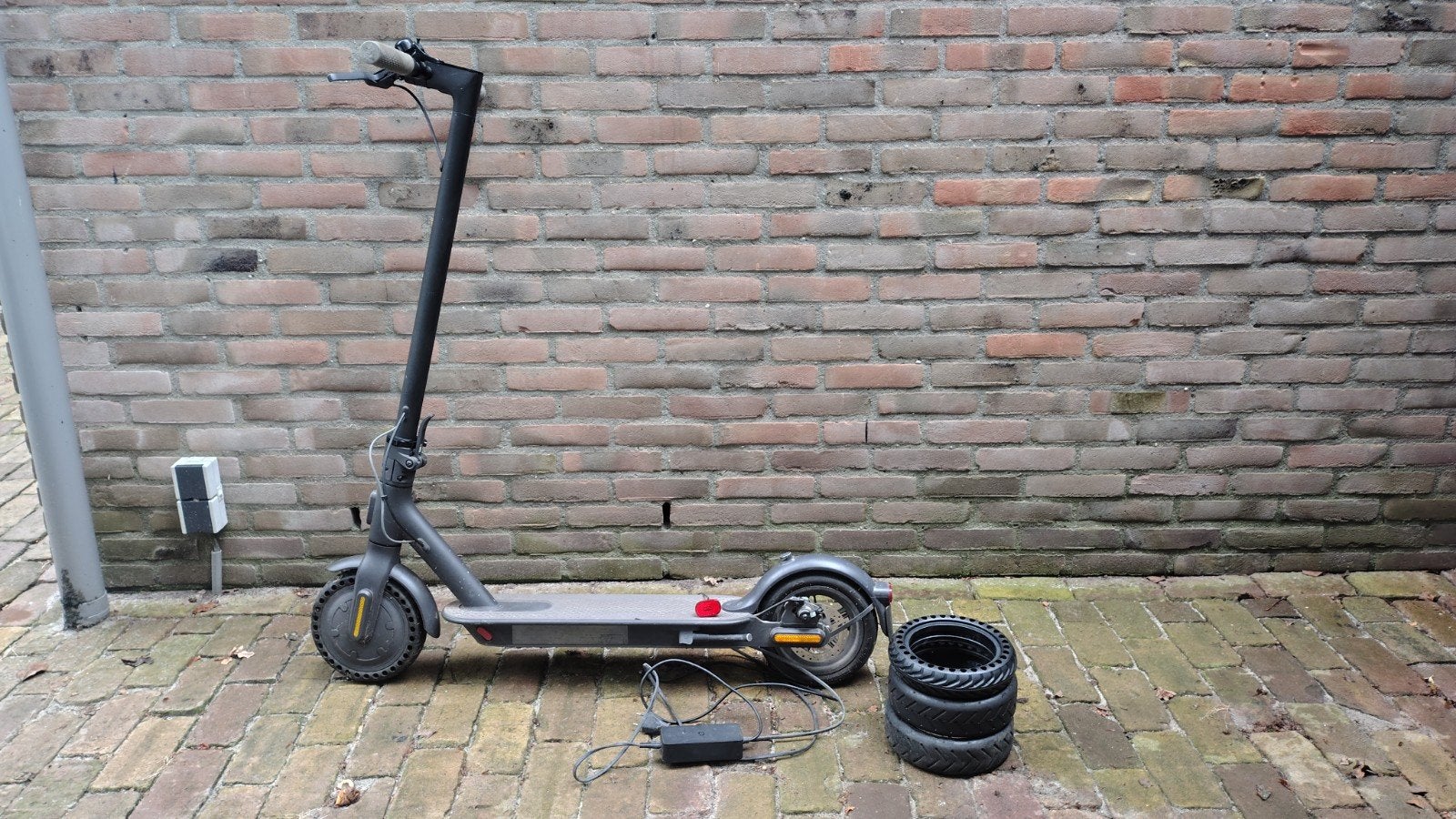 Xiaomi elektrische step met nieuwe banden en lader, Fietsen en Brommers, Steps, Ophalen, Gebruikt, Elektrische step (E-scooter)