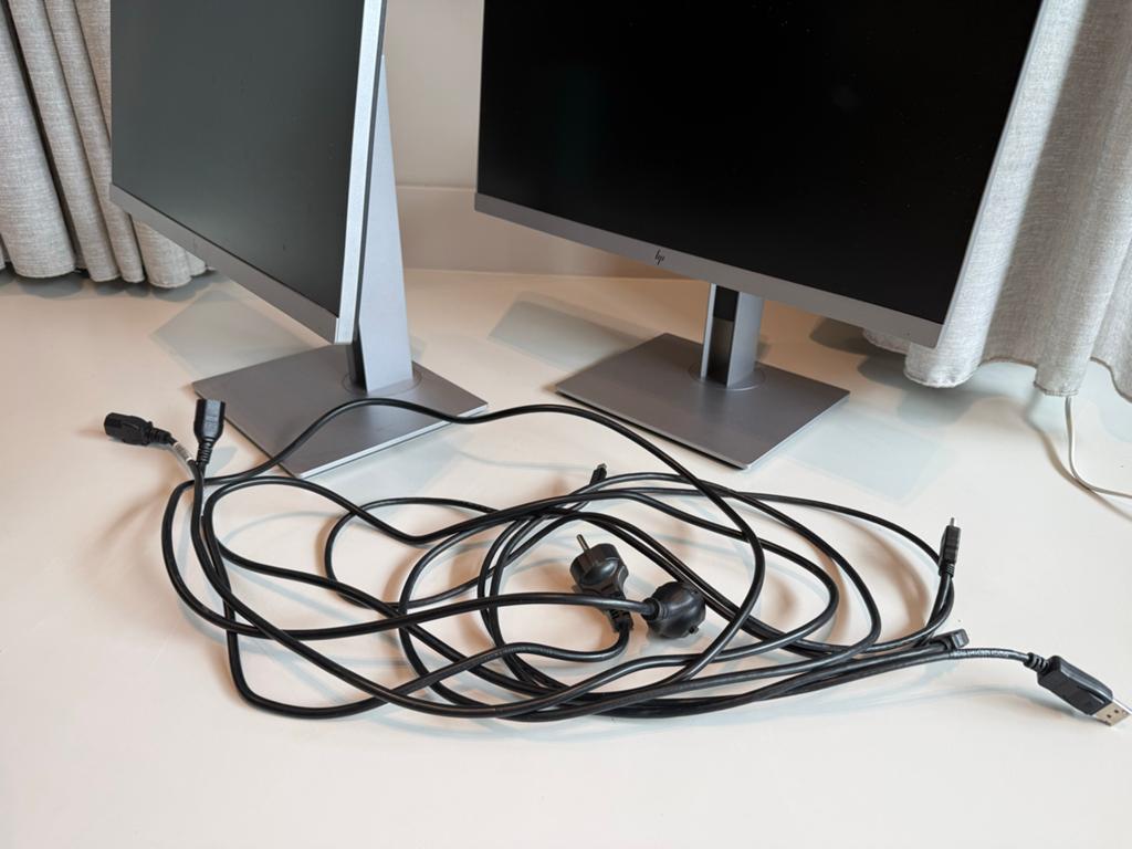 HP E24 G5 FHD Monitoren (2 stuks), Computers en Software, Monitoren, Ophalen, Gebruikt, IPS, In hoogte verstelbaar