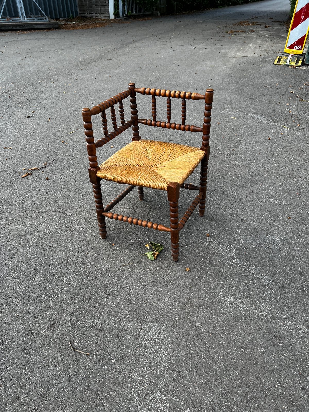 Vintage hoekstoel met biezen zitting, Ophalen of Verzenden