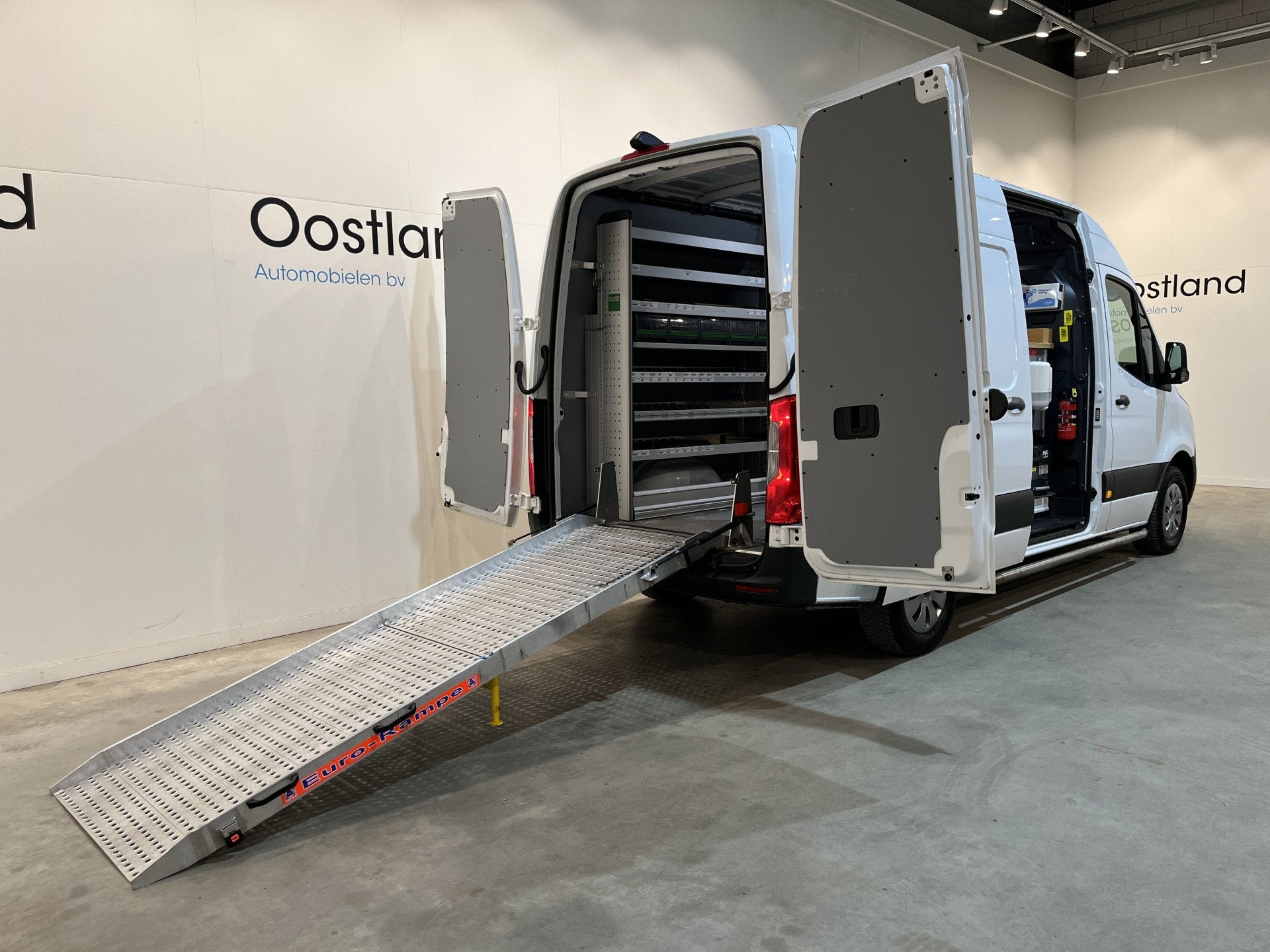Mercedes-Benz Sprinter 311 CDI L2H2 RWD / Euro 6 / Servicebu, 13 km/l, Gebruikt, Met garantie (alle), 2102 kg