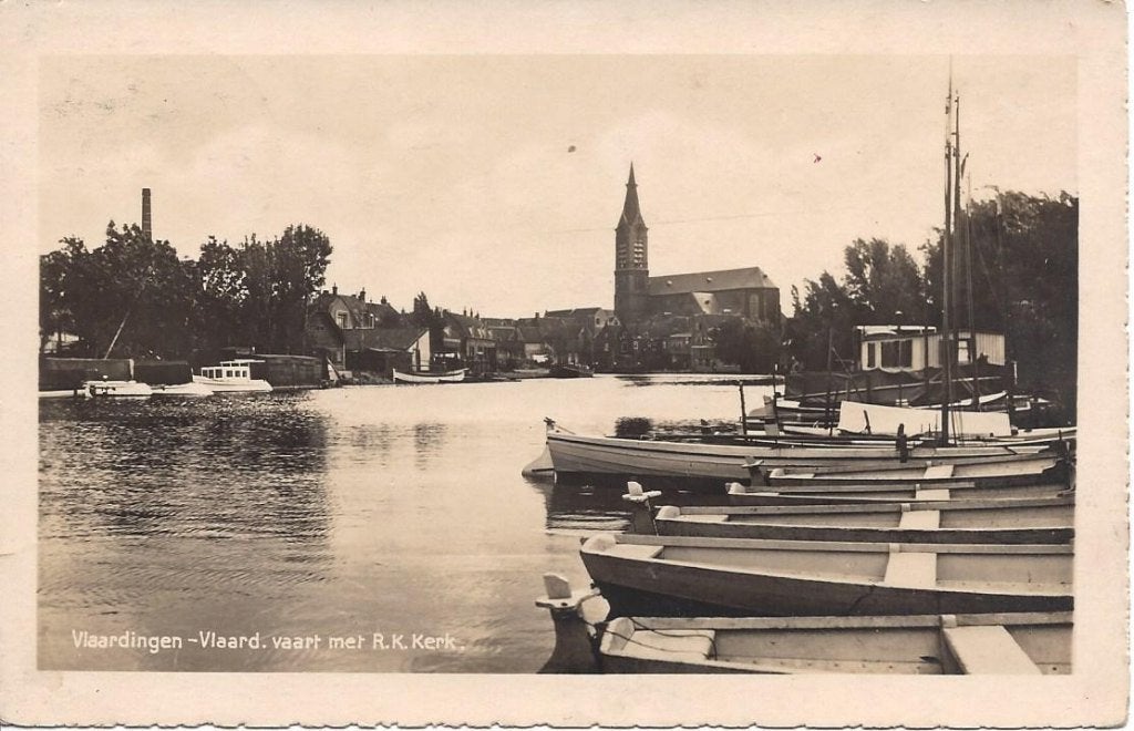 Vlaardingen (Z.H.) Vaart met R.K. Kerk, gelopen 1938, Ophalen of Verzenden, 1920 tot 1940, Gelopen, Zuid-Holland