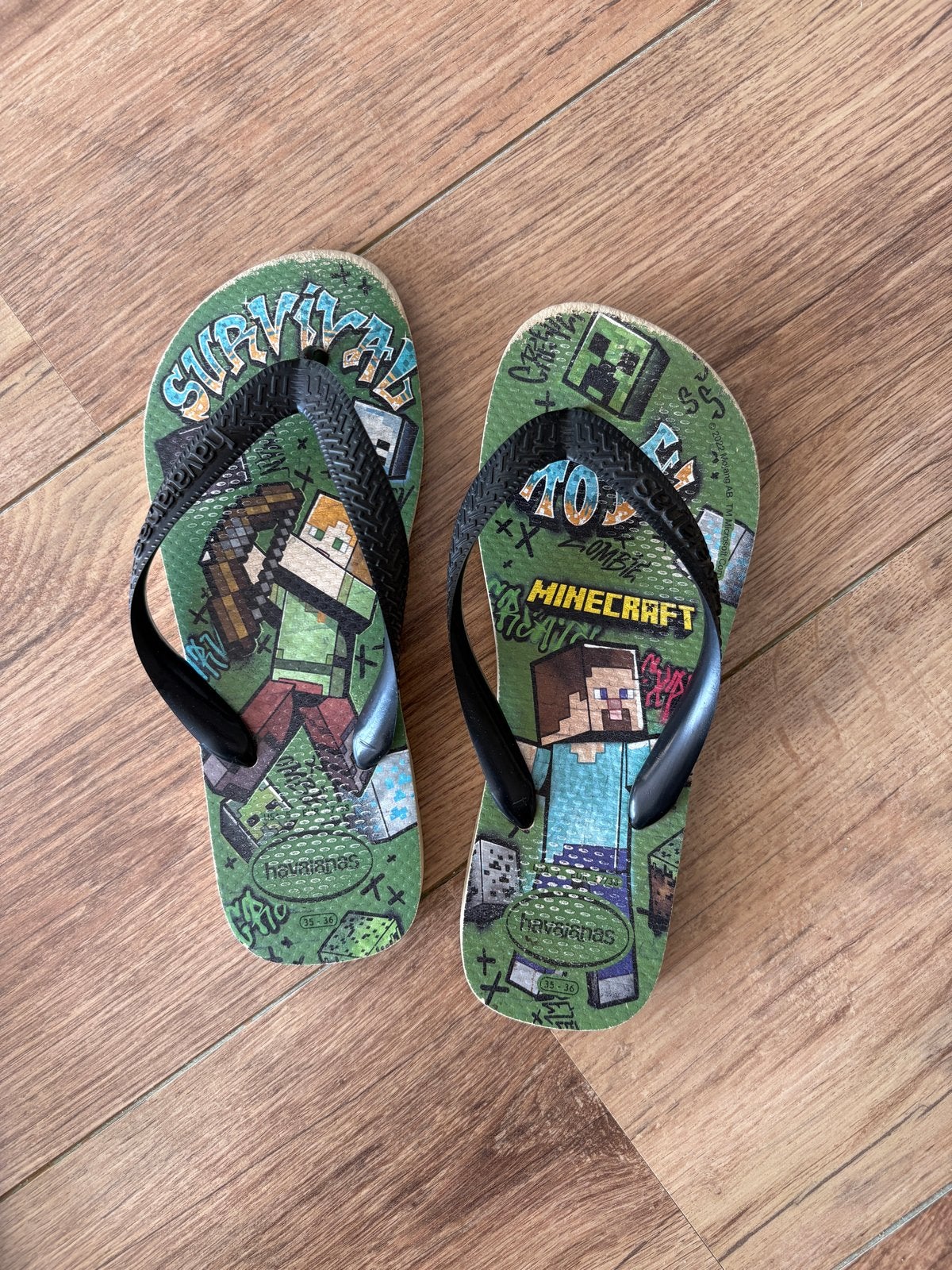 Havaianas Minecraft Slippers - Maat 37-38 EUR, Ophalen of Verzenden, Gedragen, Overige kleuren, Slippers