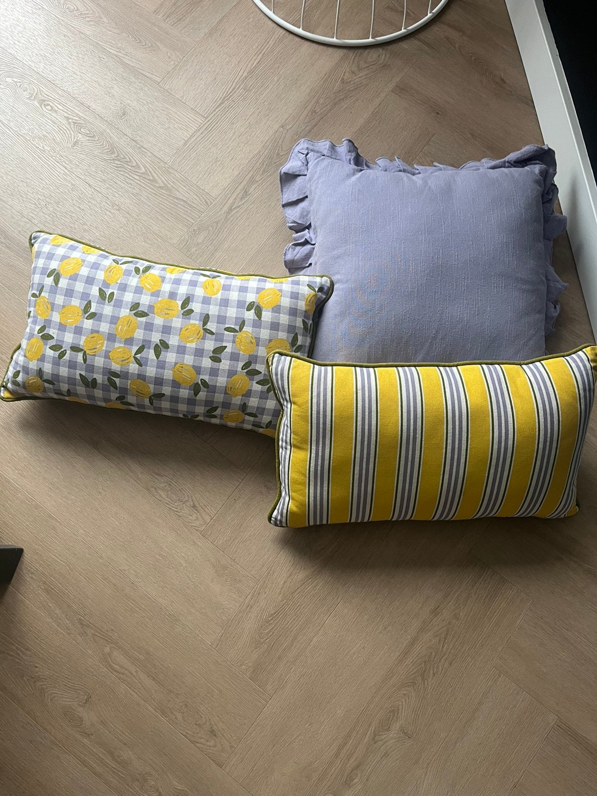 Lila/gele kussens van Kwantum zgan, Ophalen, Zo goed als nieuw, Geel, Vierkant