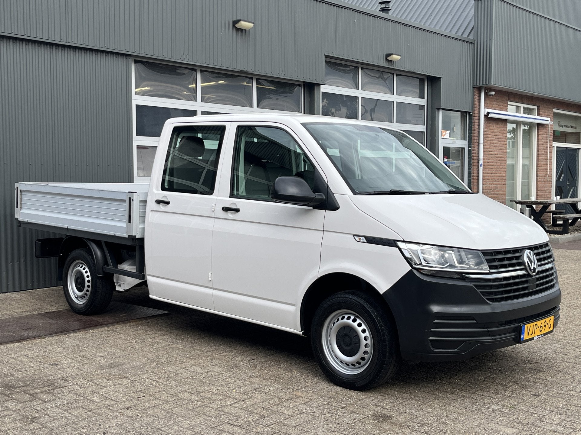 Volkswagen Transporter 2.0 TDI DC Pick-up Openlaadbak Airco, Voorwielaandrijving, Gebruikt, Volkswagen, Wit