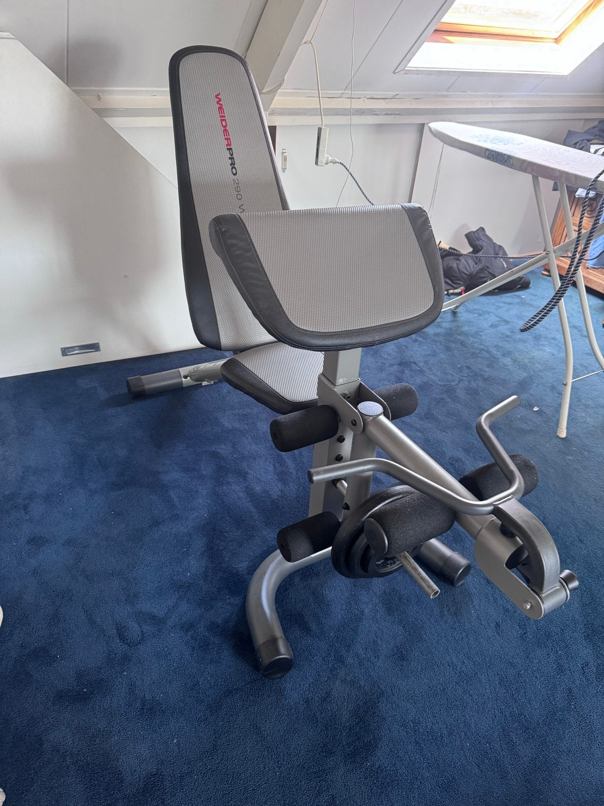 Weiderpro Bench met been- en bicepstrainer, Sport en Fitness, Ophalen, Gebruikt, Krachtstation, Armen