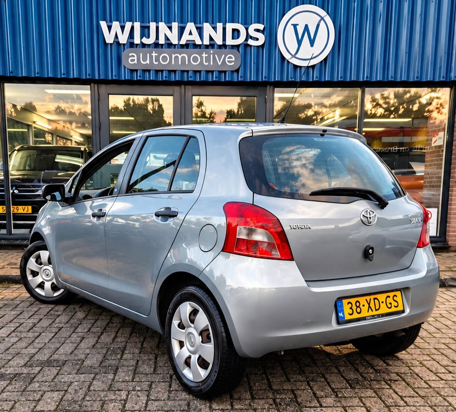Toyota Yaris 1.3 VVTi Terra Airco 5 deurs Elek ramen, Auto's, Voorwielaandrijving, Dealer onderhouden, 40 €/maand, Elektrische ramen