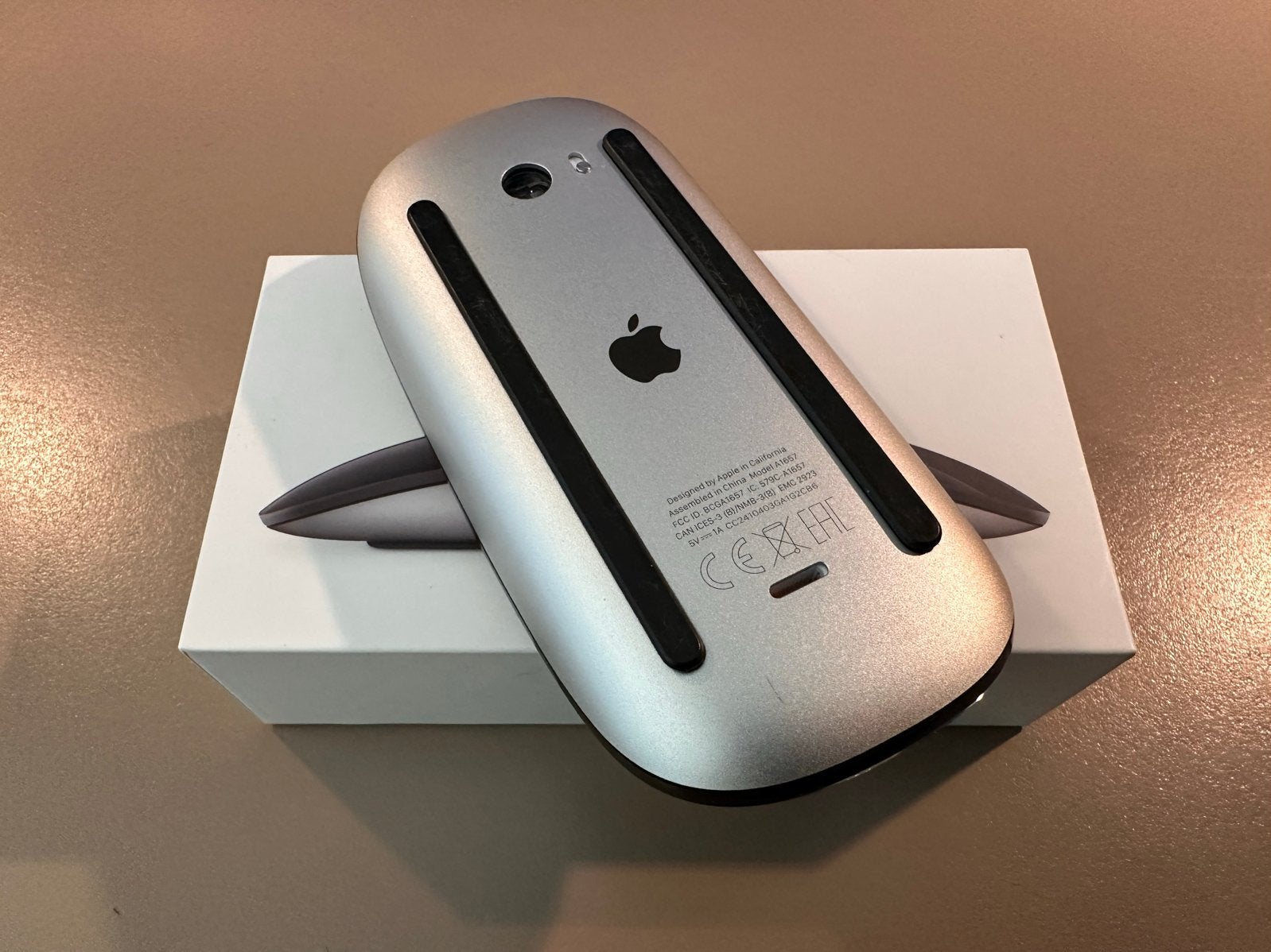 Apple Magic Mouse 2 (Model A1657) - Draadloze Muis, Computers en Software, Muizen, Ophalen of Verzenden, Zo goed als nieuw, Draadloos