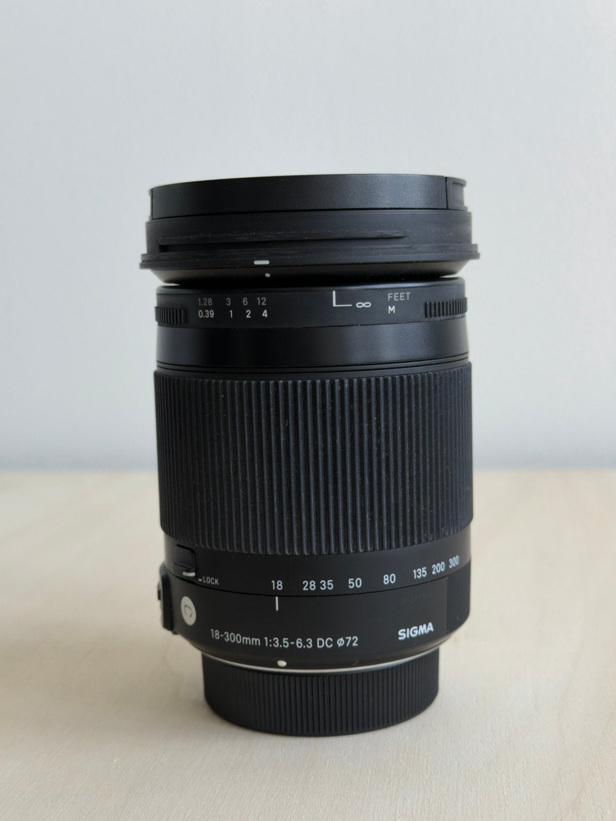 Sigma 18-300mm F3.5-6.3 DC MACRO Contemporary lens Nikon F, Audio, Tv en Foto, Fotografie | Lenzen en Objectieven, Sigma, Beschermhoes/tas
