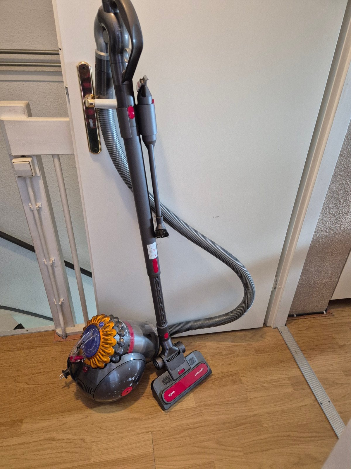 weinig gebruikt Dyson stofzuiger, Ophalen