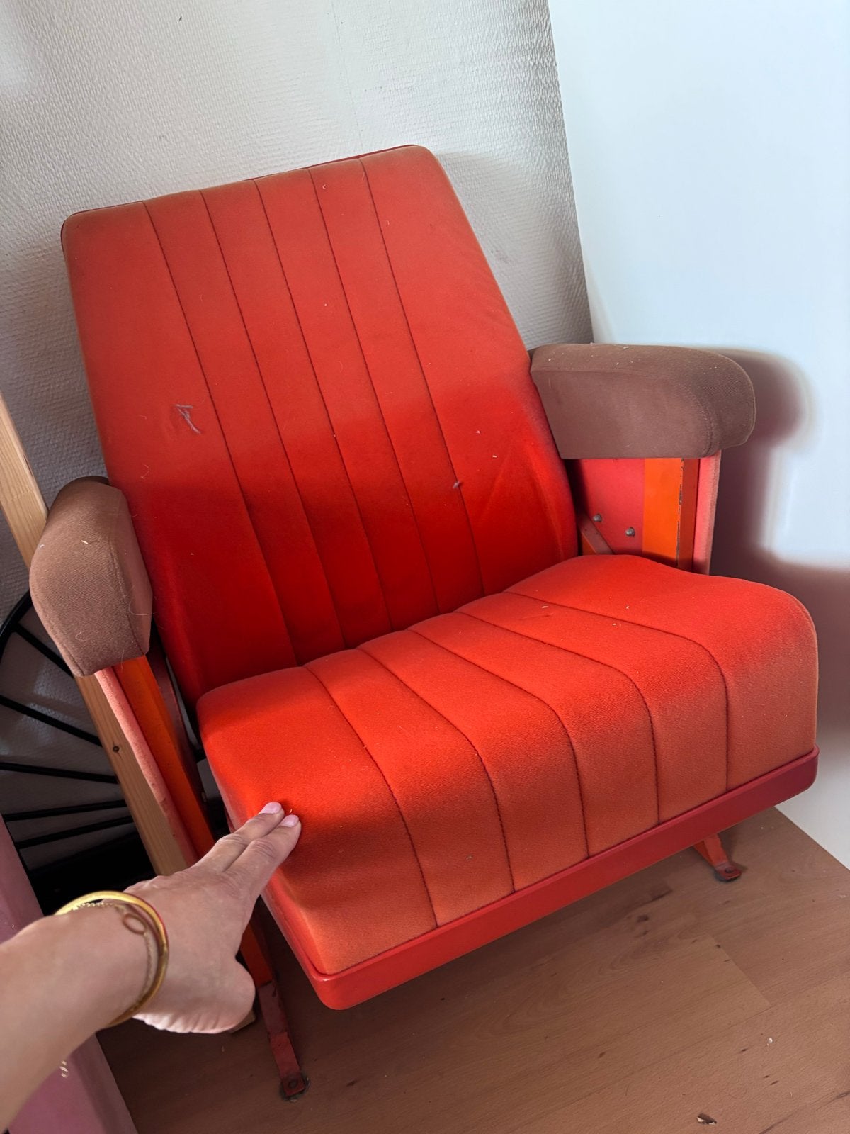 Vintage bioscoopstoel - Oranje, Huis en Inrichting, Stoelen, Ophalen, Gebruikt, Overige kleuren, Eén