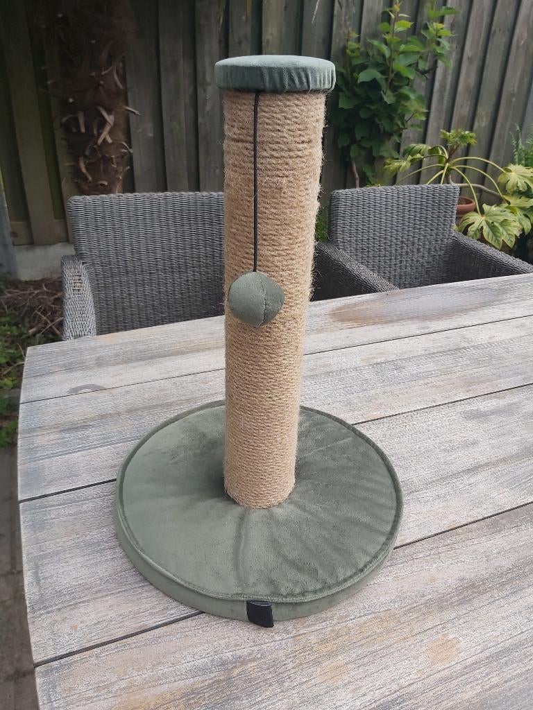 Designed by Lotte Krabpaal Yenna - Green mist, Dieren en Toebehoren, Ophalen, Zo goed als nieuw, Krabpaal