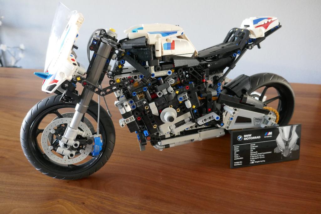 Technic Lego BMW motor M 1000 RR item 42130, Kinderen en Baby's, Speelgoed | Duplo en Lego, Lego, Inclusief accessoires, Ophalen of Verzenden
