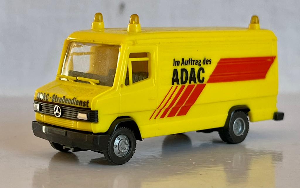 Praliné: Mercedes 507D van de ADAC, Hobby en Vrije tijd, Modelauto's | 1:87, Ophalen of Verzenden, Zo goed als nieuw, Bus of Vrachtwagen