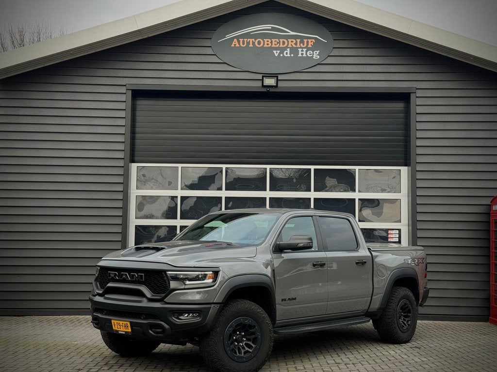 Dodge Ram 1500 6.2 L V8 4x4 Crew Cab TRX HEMI LUNAR EDITION!, Automaat, Gebruikt, 2875 kg, Bedrijf