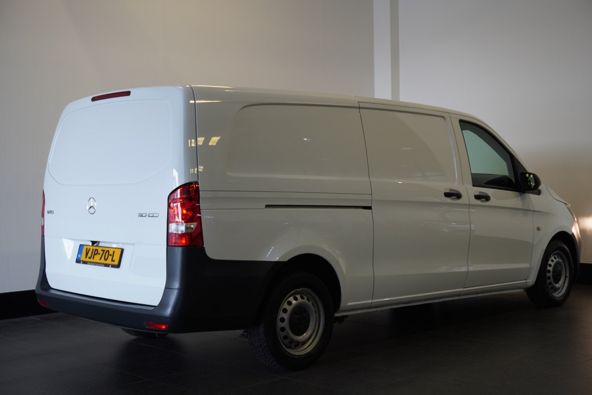 Mercedes-Benz Vito 110 CDI Lang EURO 6 - Airco - Camera -, Voorwielaandrijving, Dealer onderhouden, Gebruikt, 4 cilinders