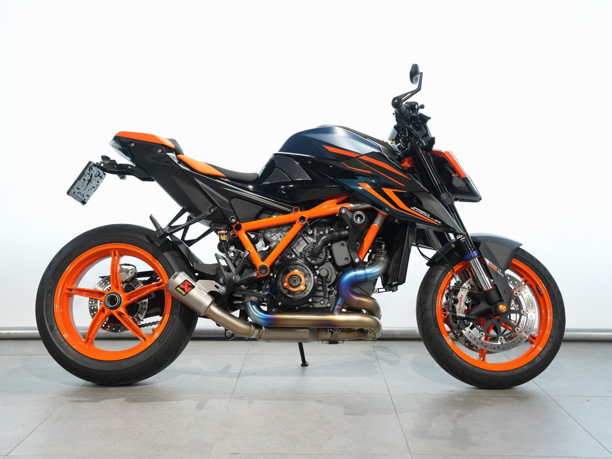 KTM 1290 SUPERDUKE R EVO (bj 2024), KTM Sportmotorcycle Ned. BV, Meer dan 35 kW, Overig, Meike.mulder@ktm.com