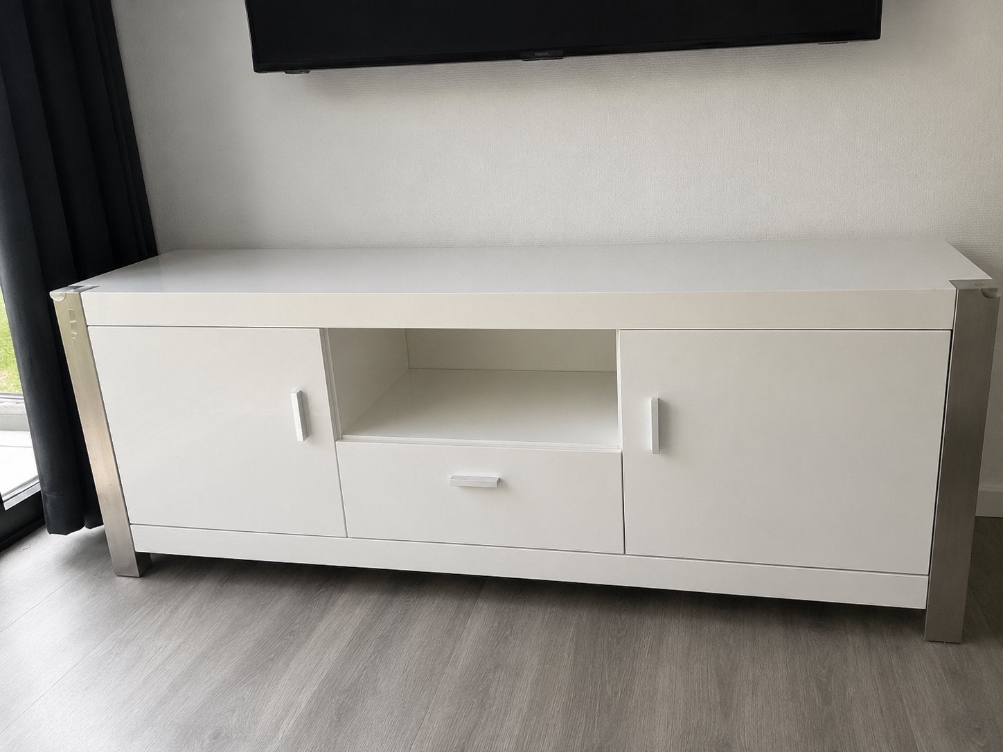 Witte TV-meubel / Dressoir - Zo goed als nieuw, Overige materialen, 100 tot 150 cm, Ophalen of Verzenden, Zo goed als nieuw
