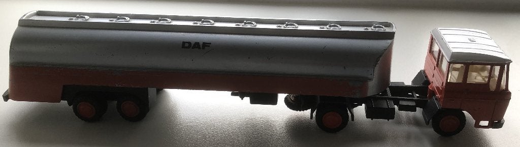 DAF - TRUCK MET AANHANGER - LION CARS NO. 36 EN 37 -, Ophalen of Verzenden, Zo goed als nieuw