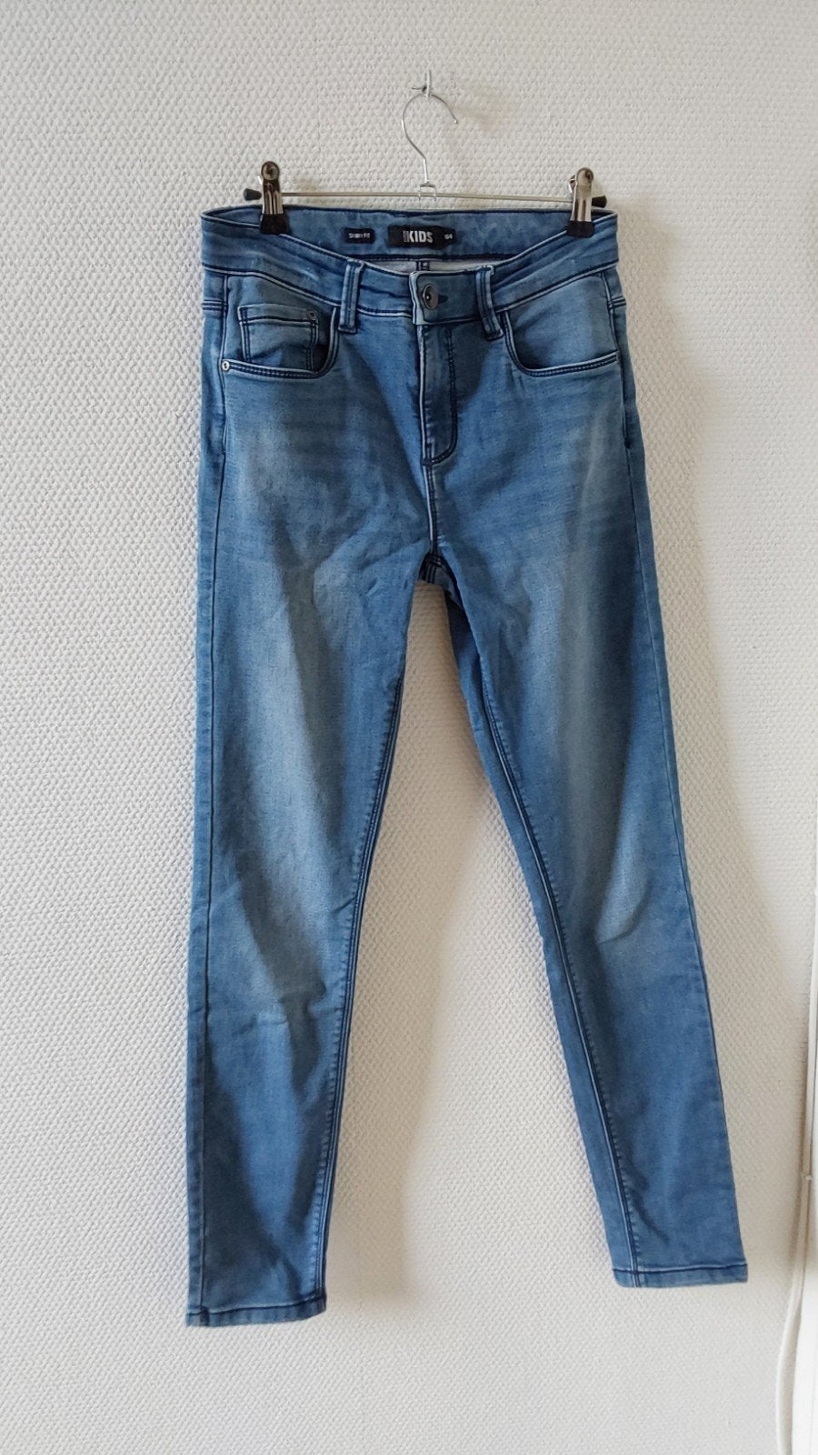 Mooie skinny fit jog jeans maat 164, Broek, Kids, Ophalen of Verzenden, Zo goed als nieuw