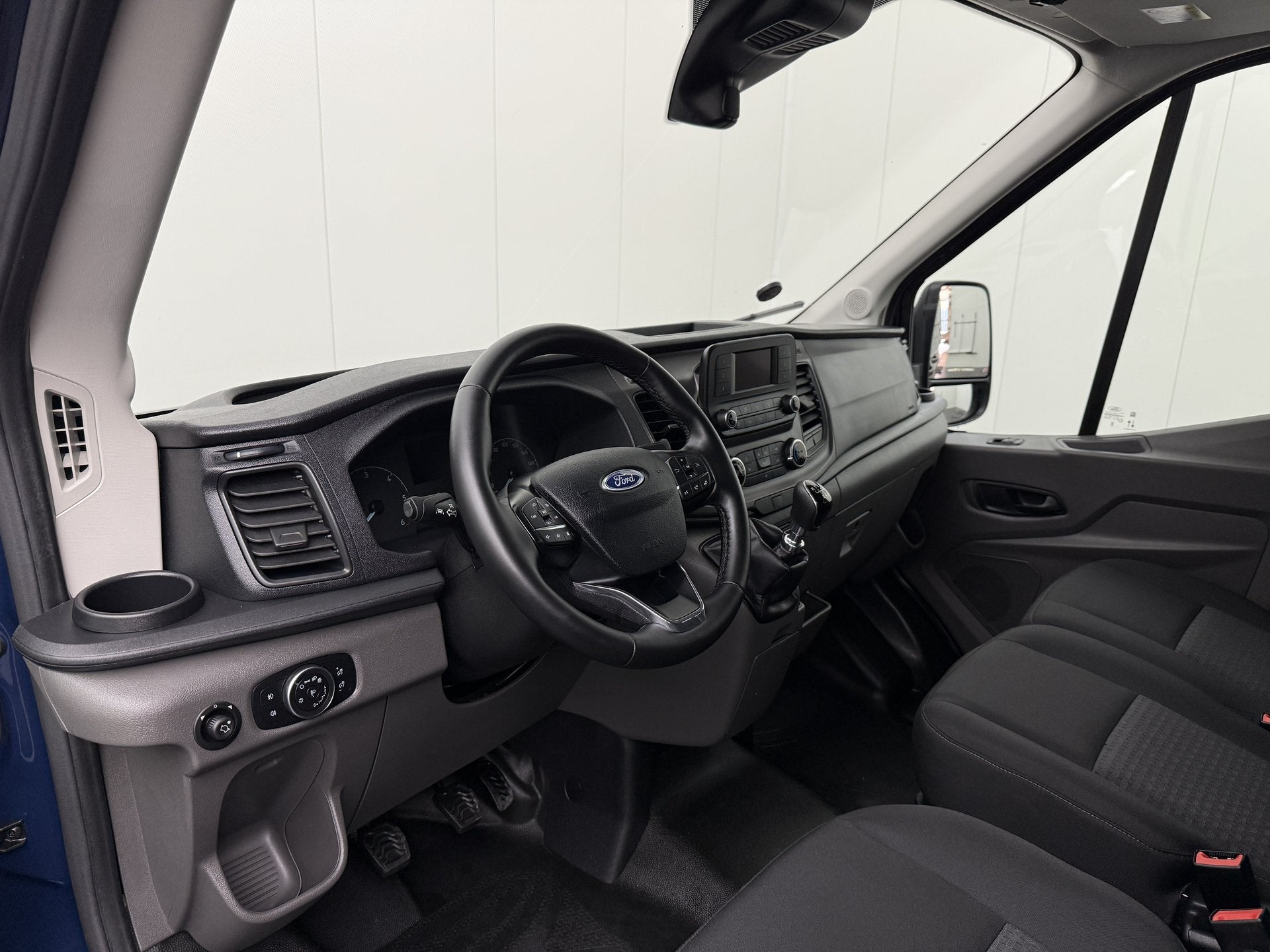 Ford Transit 2.0TDCi 165PK L4H3 Jumbo Dubbele Cabine | 6-Per, Stof, Gebruikt, 2593 kg, Blauw