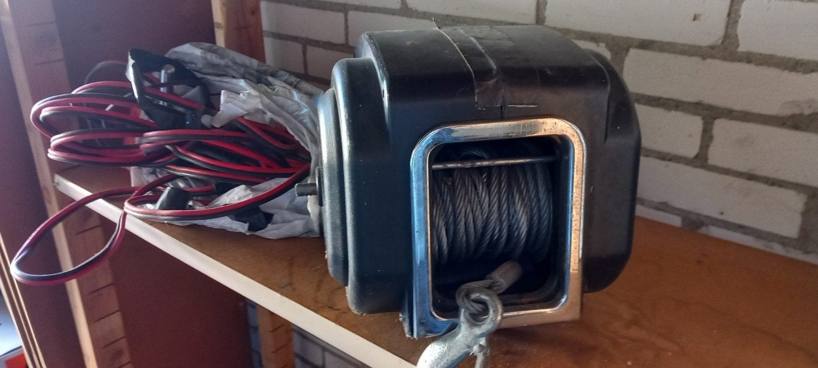 Zware elektrische lier met staalkabel 12v, Ophalen, Gebruikt, Elektrisch