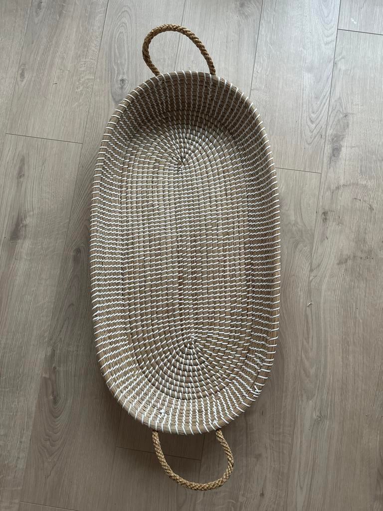Mooie rieten mand, ook te gebruiken als aankleedkussen, Ophalen of Verzenden, Zo goed als nieuw