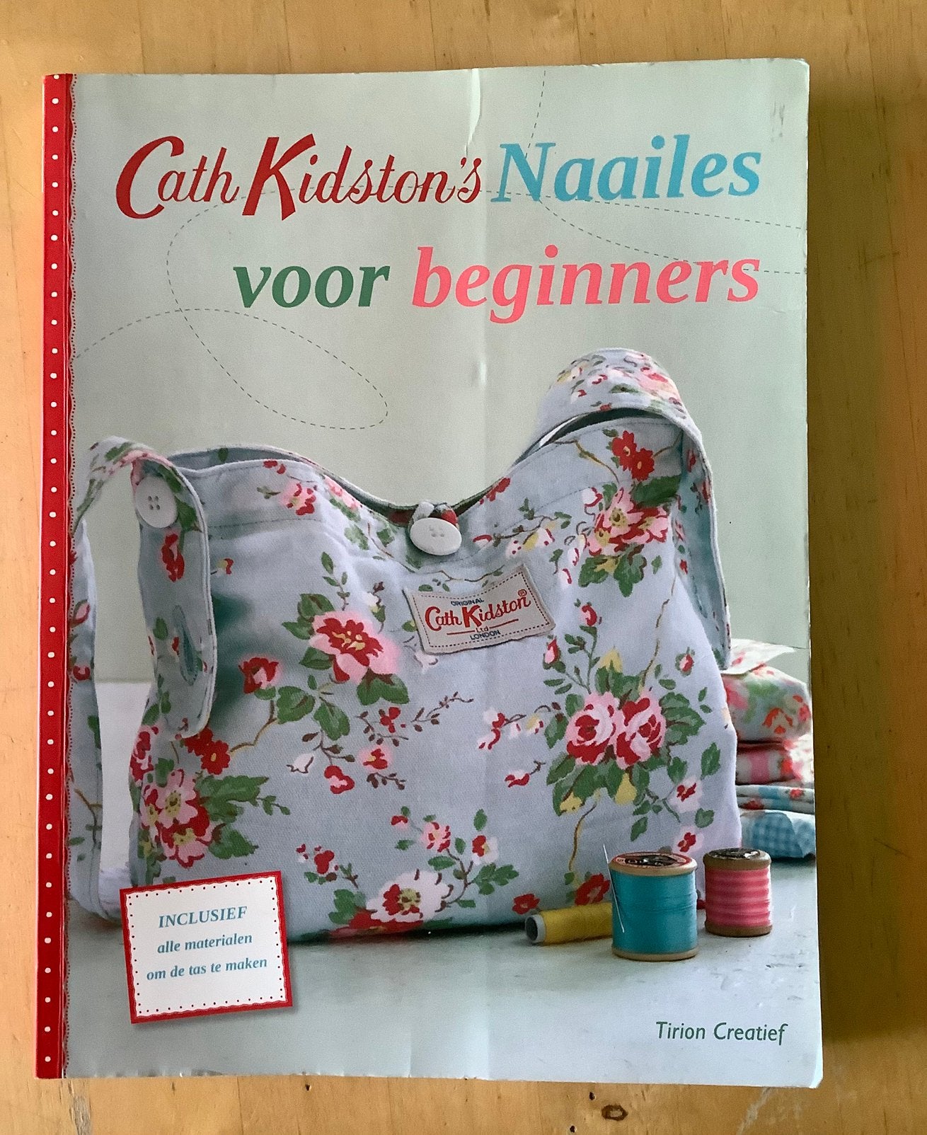Naailes voor beginners: boek + patroonblad, Boeken, Ophalen of Verzenden, Zo goed als nieuw, Tekenen en Schilderen