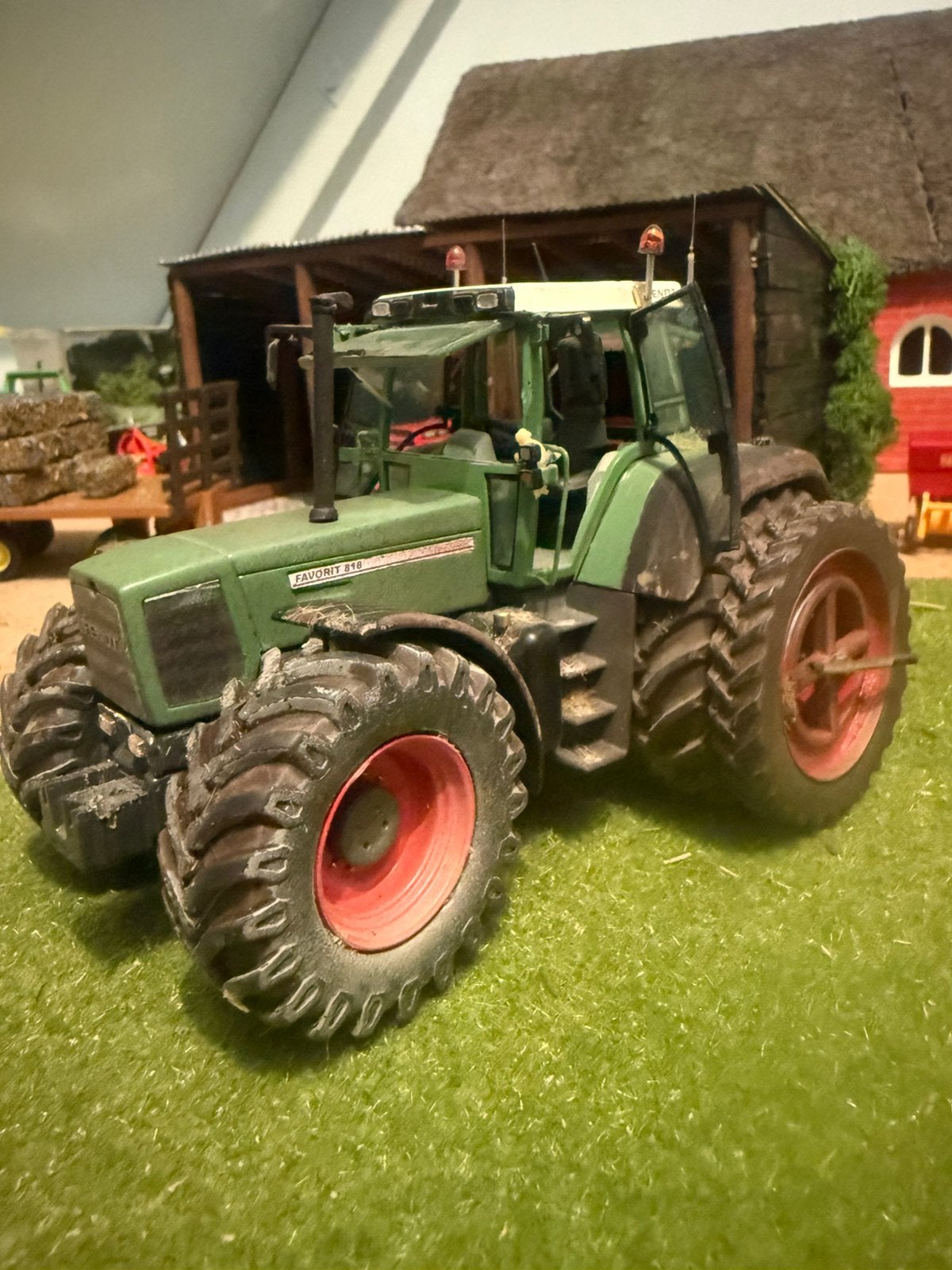 Fendt Favorit 818 verbouwd en vervuild 1:32, Gebruikt, 1:32 tot 1:50, Overige typen, Ophalen
