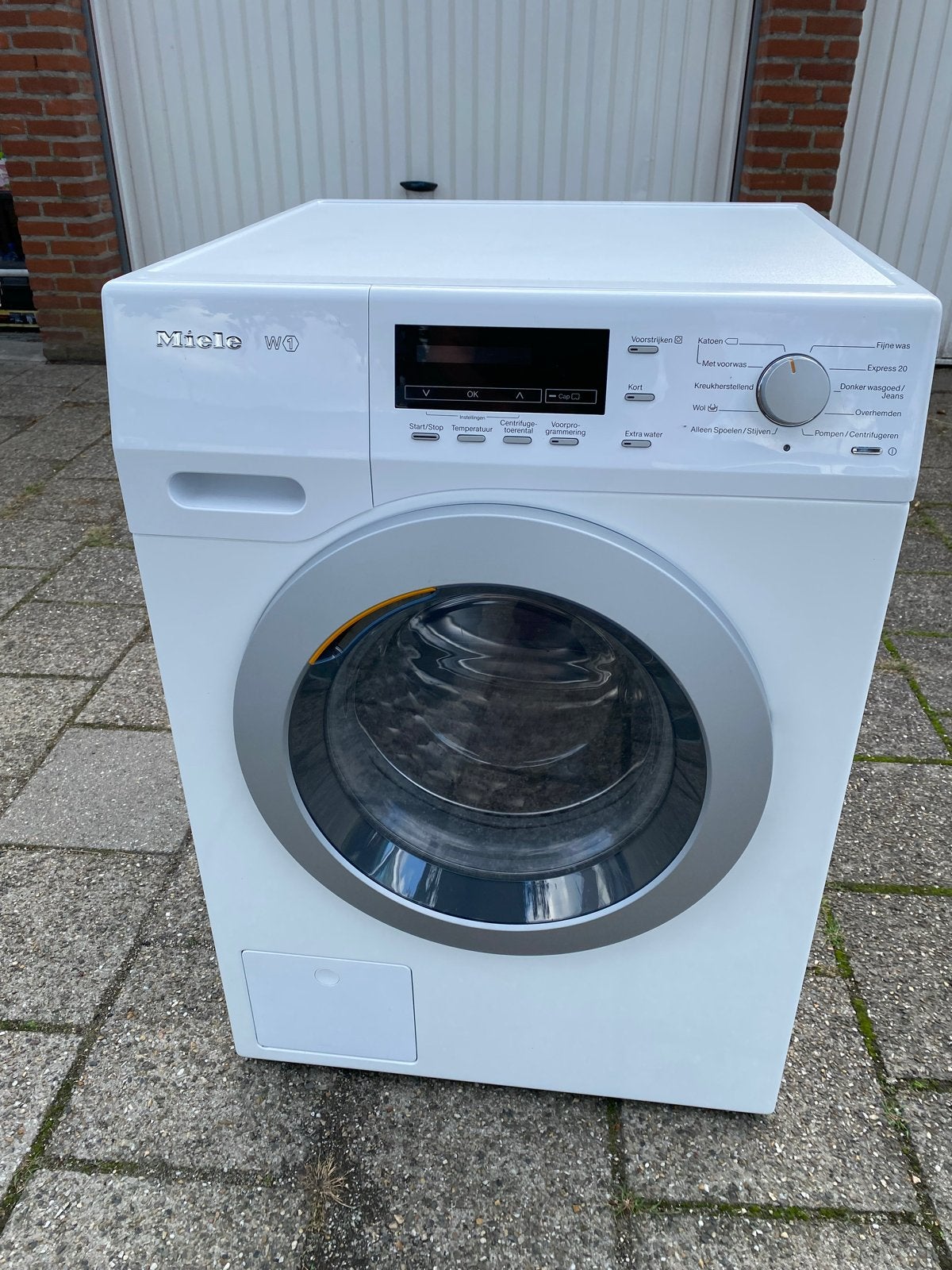 Miele W1 Wasmachine 1-8 kg 1600 toeren, Ophalen, 6 tot 8 kg, Energieklasse A of zuiniger, Voorlader