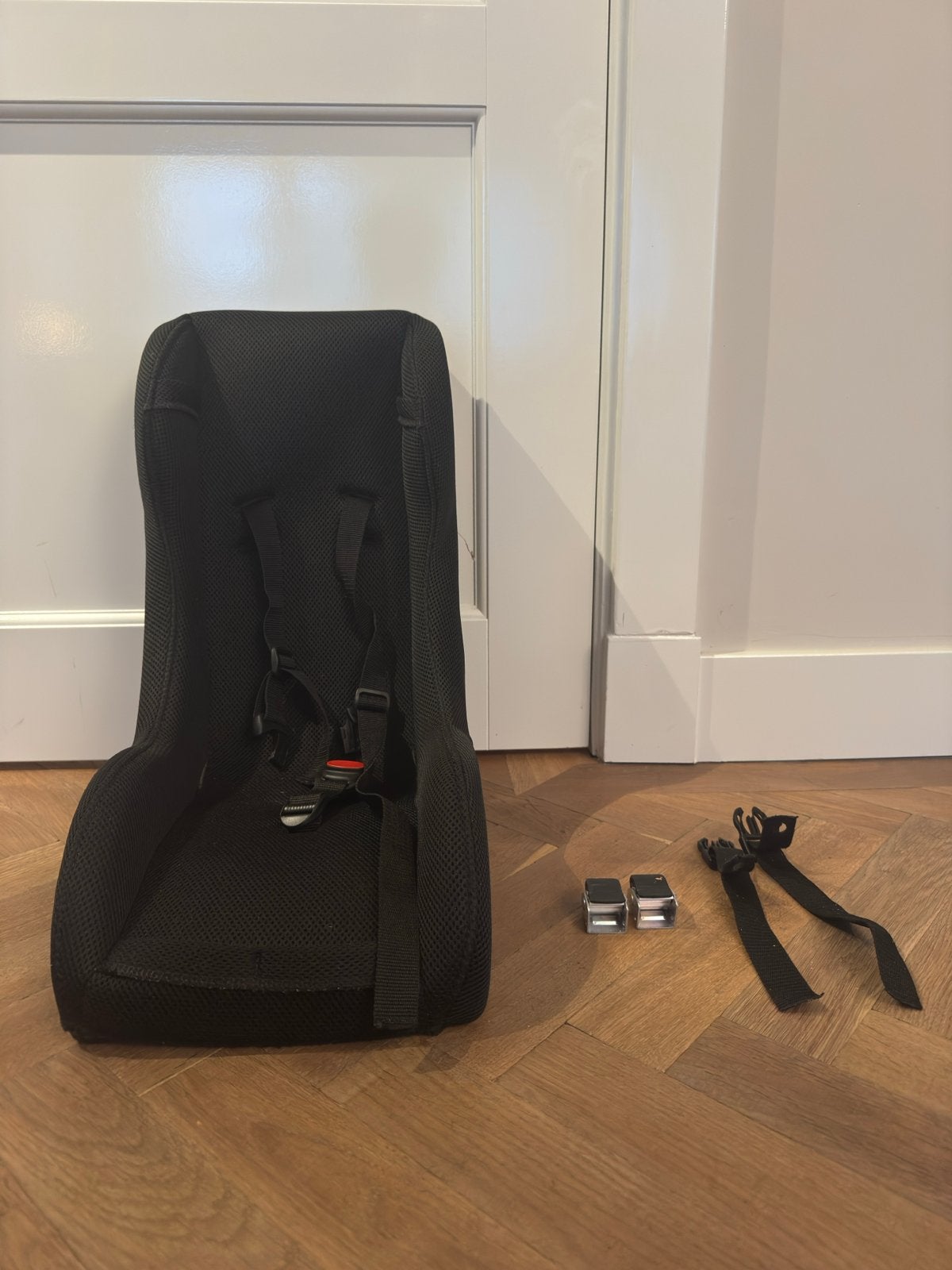 Melia Peuterstoel Zwart Comfort met Urban Arrow Set, Ophalen, Zo goed als nieuw