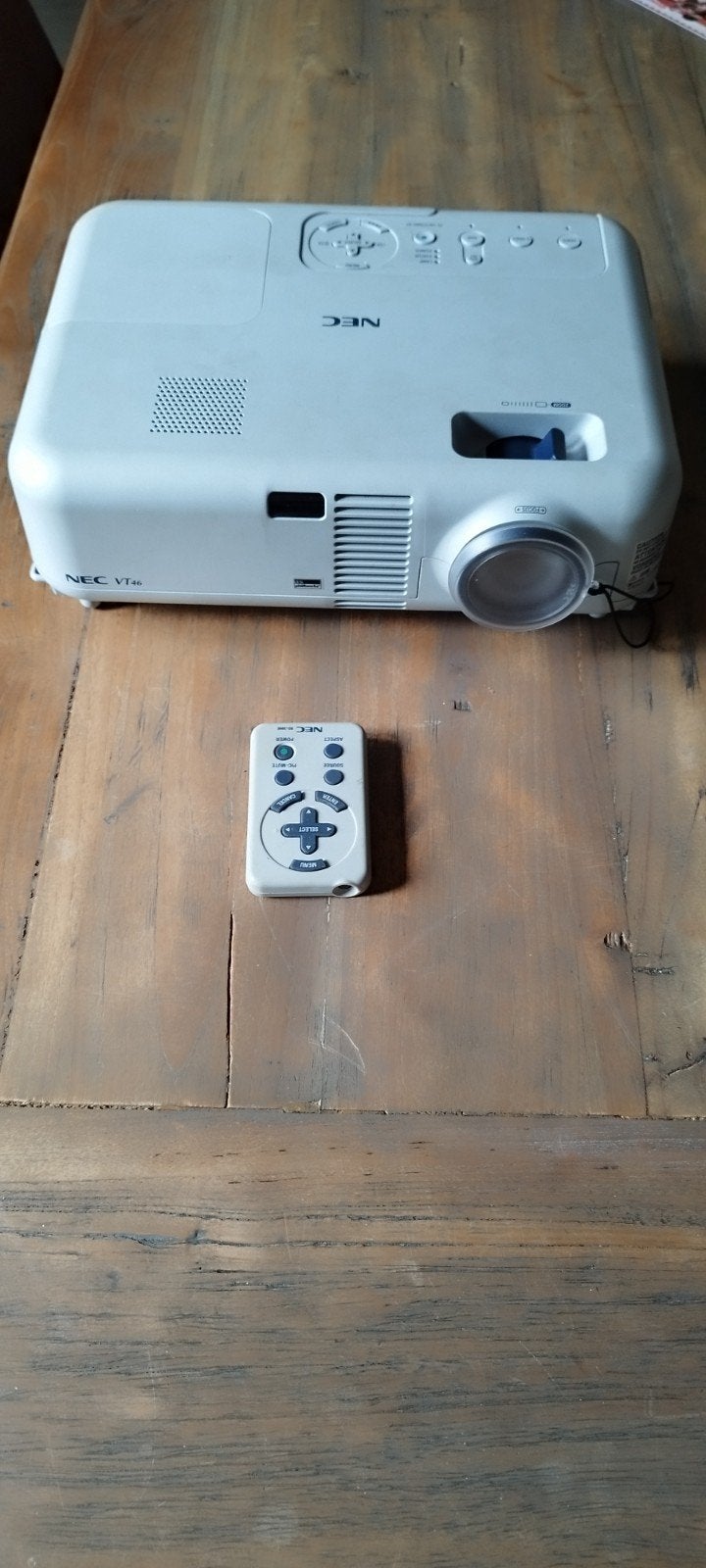Nec VT46 beamer + scherm, Audio, Tv en Foto, Beamers, Ophalen