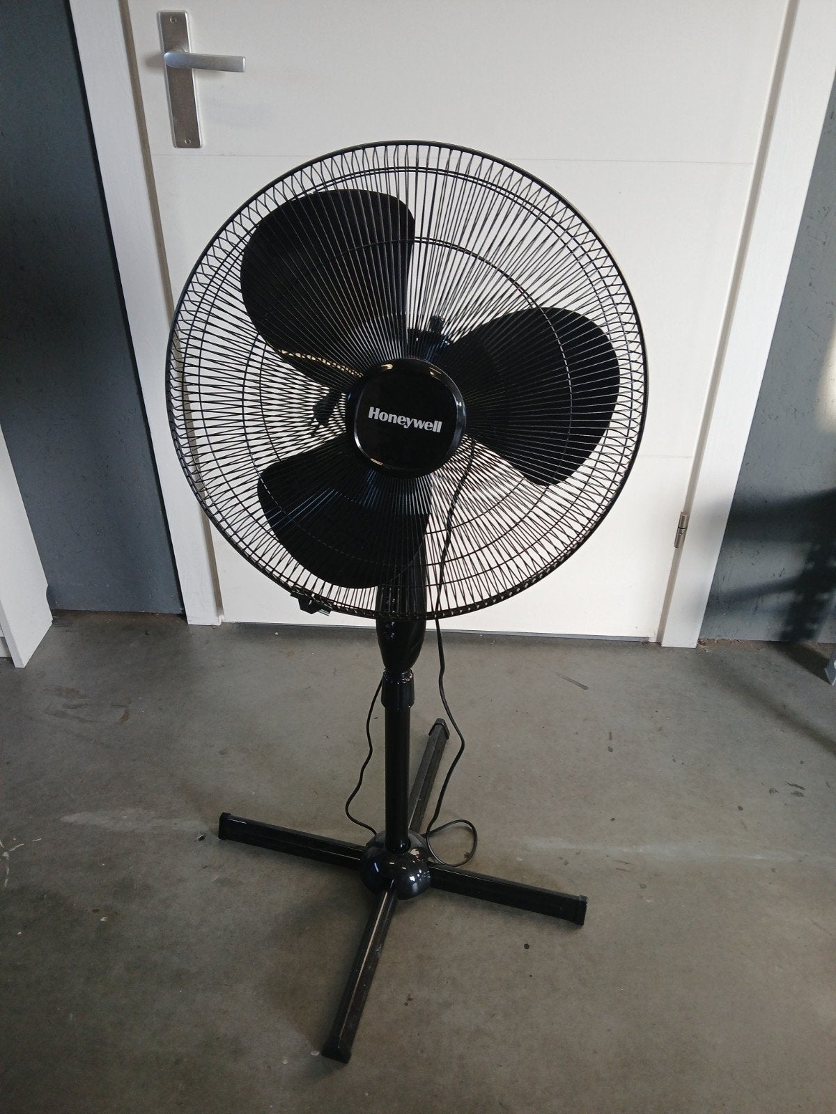 Goede ventilator, Witgoed en Apparatuur, Ventilatoren, Ophalen, Zo goed als nieuw, Vloerventilator