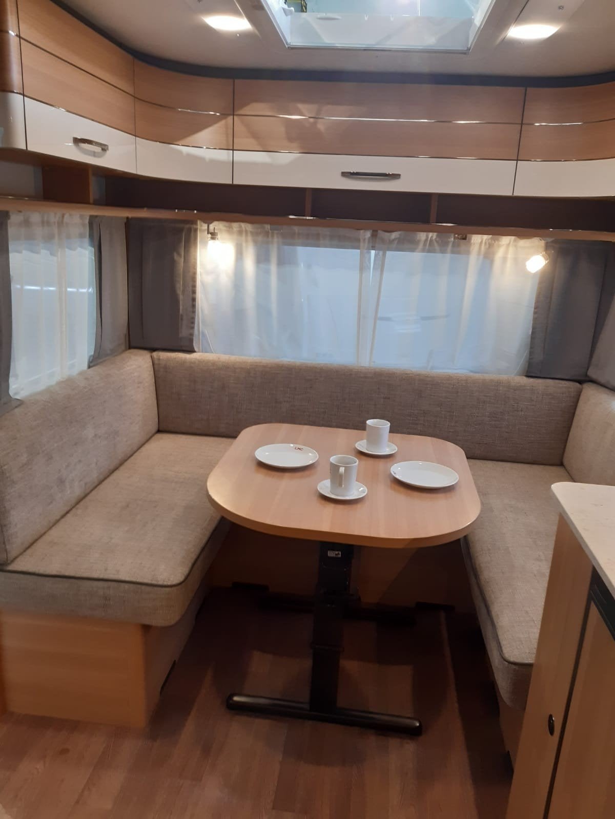 LMC caravan, type Style 440D, mover, cassette luifel., Caravans en Kamperen, Rondzit, Frans bed, Luifel, Particulier