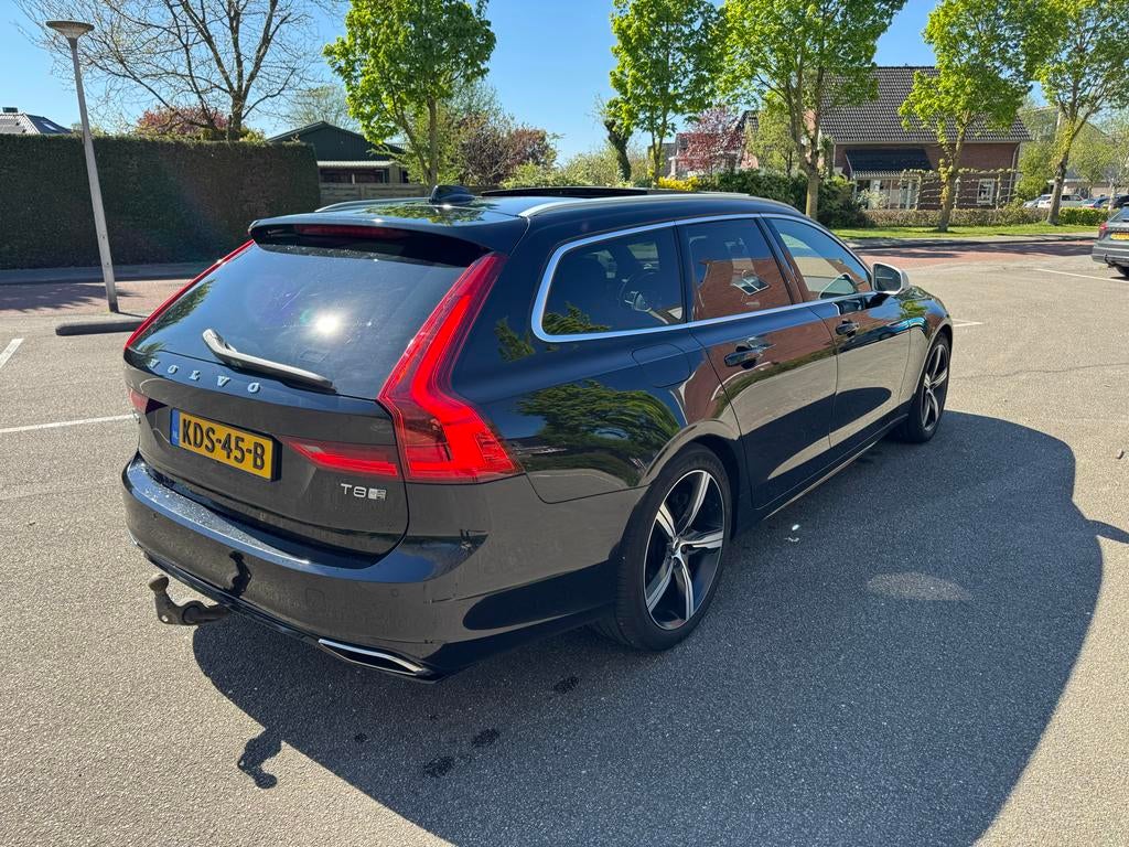 Volvo V90 T8 Twin Engine 390pk R-Design AWD VOL!!, Auto's, Volvo, Automaat, V90, 4 cilinders, Zwart