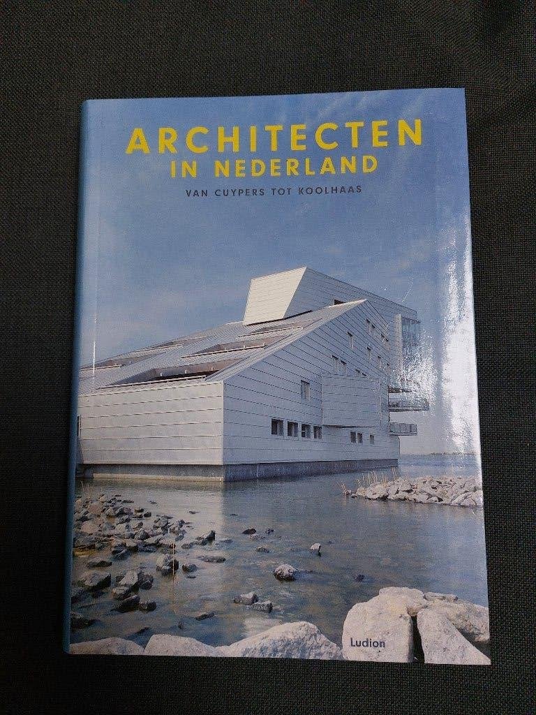 Architecten in Nederland - van Cuypers tot Koolhaas, Boeken, Ophalen of Verzenden, Gelezen, Overige onderwerpen