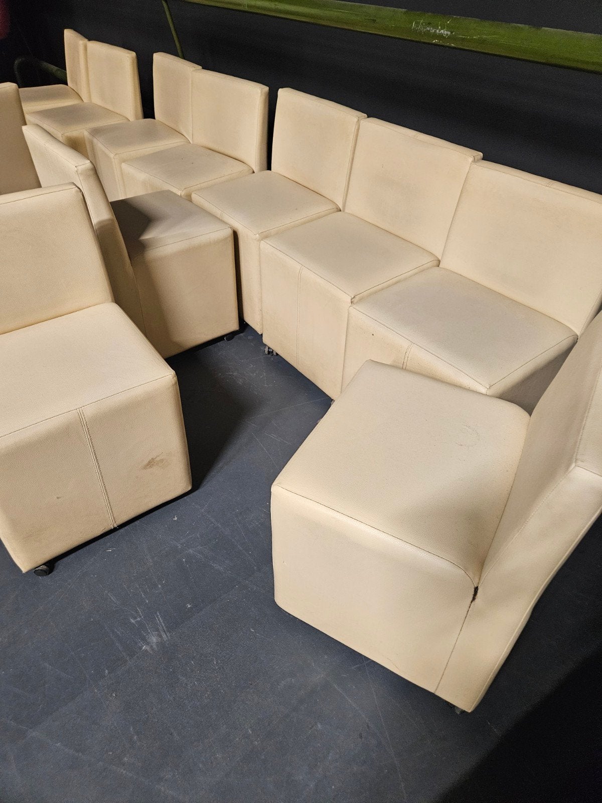 11 Modulaire Lounge Stoelen - Crèmekleurig Kunstleer, Ophalen, Gebruikt, Overige kleuren, Vijf, Zes of meer stoelen